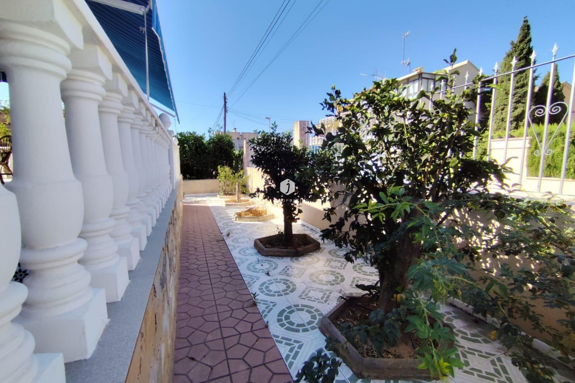 Aus zweiter Hand - Villa -
Torrevieja - Estacion de autobuses