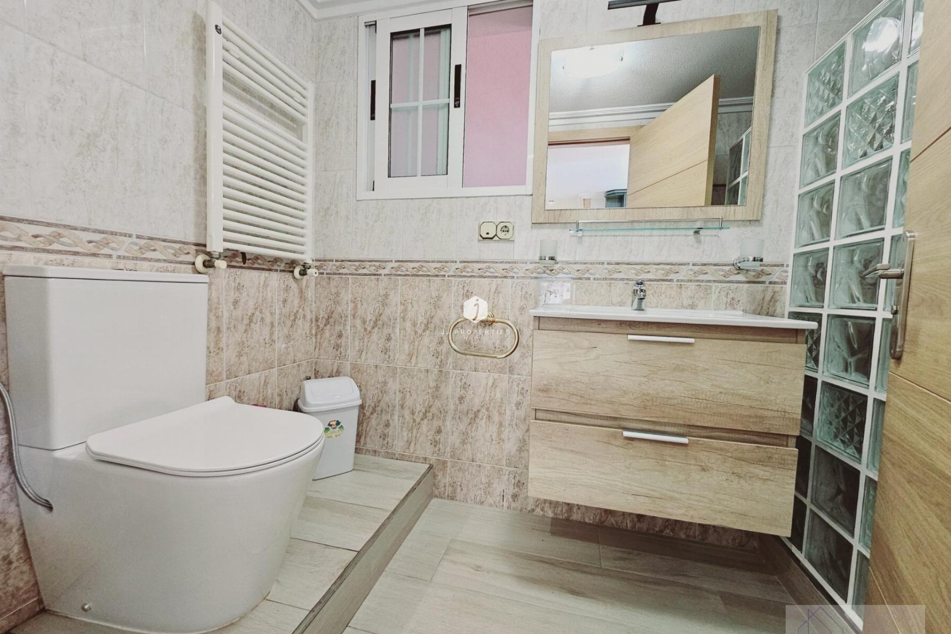 Aus zweiter Hand - Villa -
Torrevieja - La Siesta - El Salado - Torreta