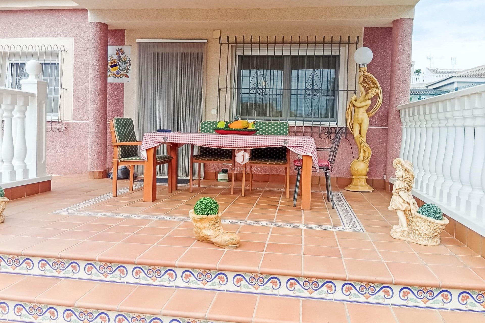 Aus zweiter Hand - Villa -
Torrevieja - La Siesta - El Salado - Torreta