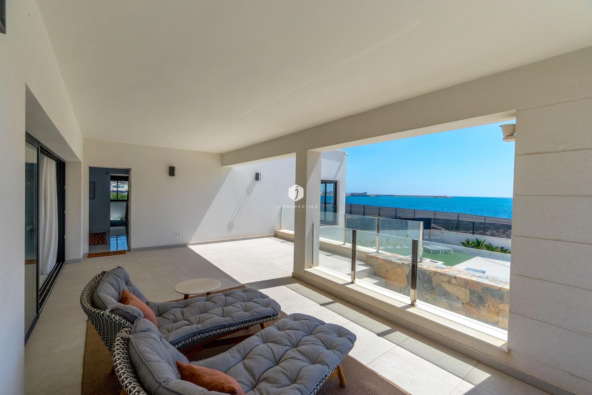 Aus zweiter Hand - Villa -
Torrevieja - La veleta