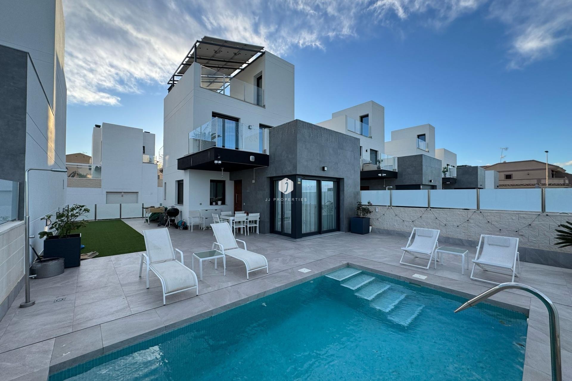 Aus zweiter Hand - Villa -
Torrevieja - Los Balcones - Los Altos del Edén