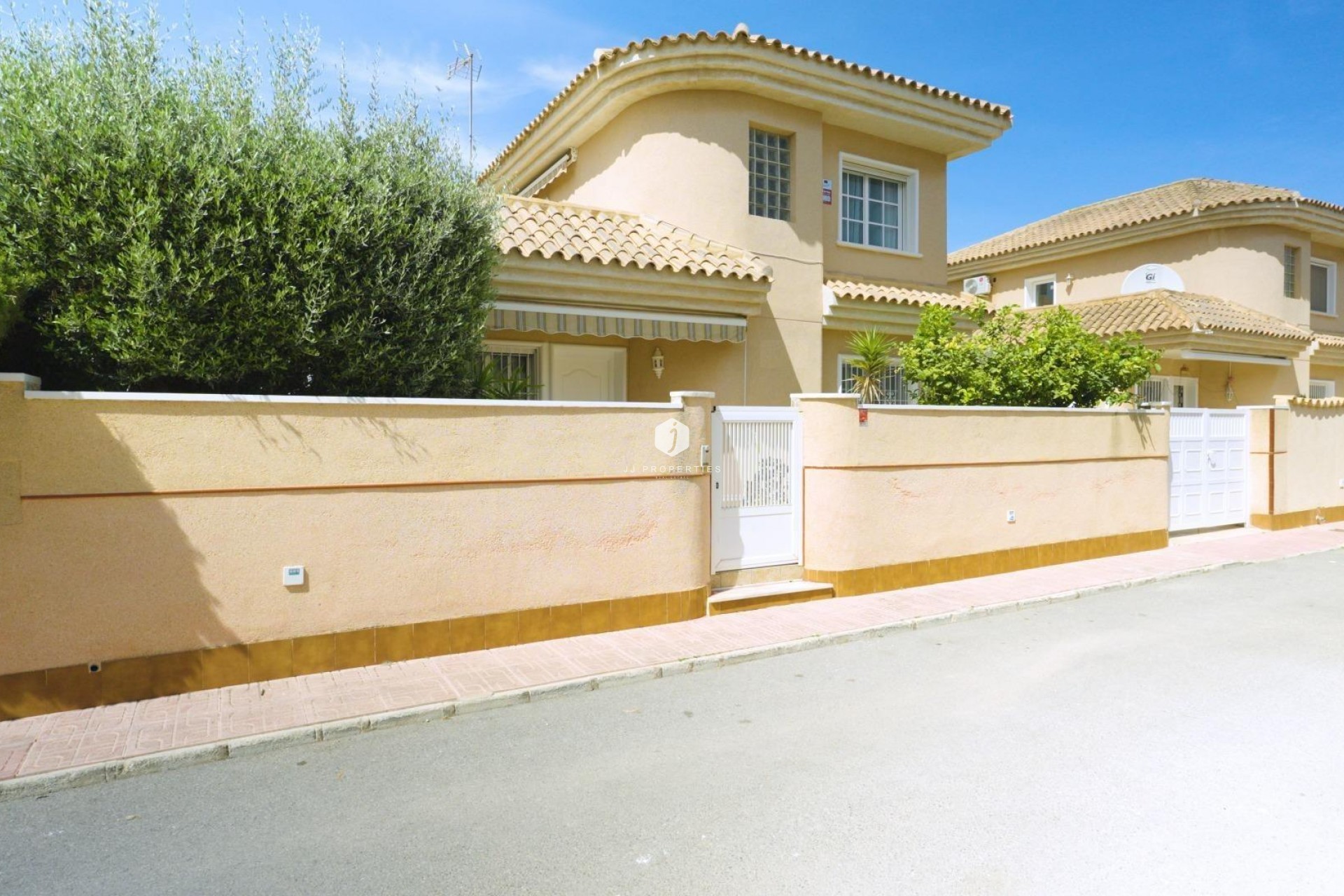 Aus zweiter Hand - Villa -
Torrevieja - Los Balcones - Los Altos del Edén
