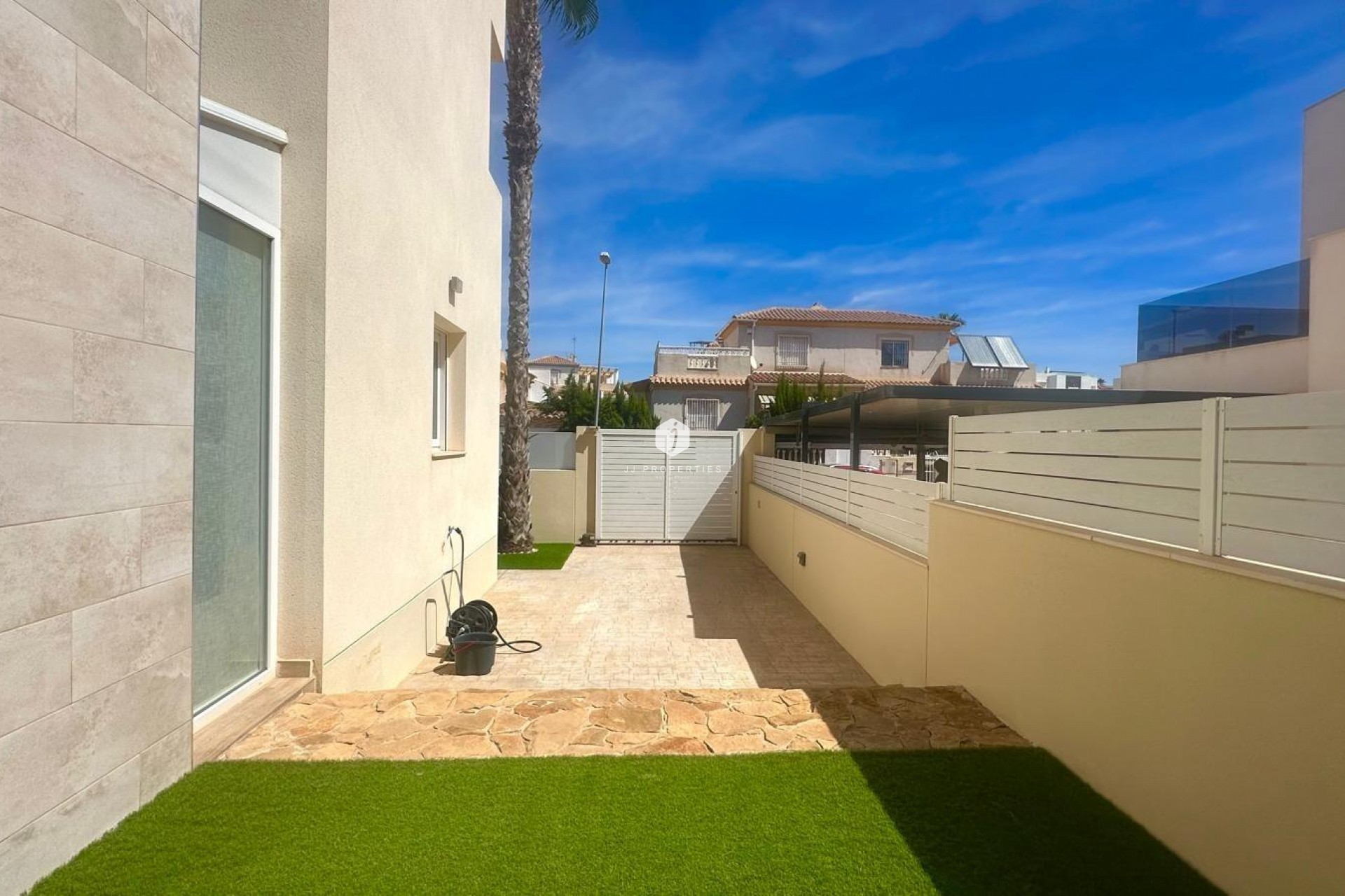 Aus zweiter Hand - Villa -
Torrevieja - Miramar - Torre Del Moro