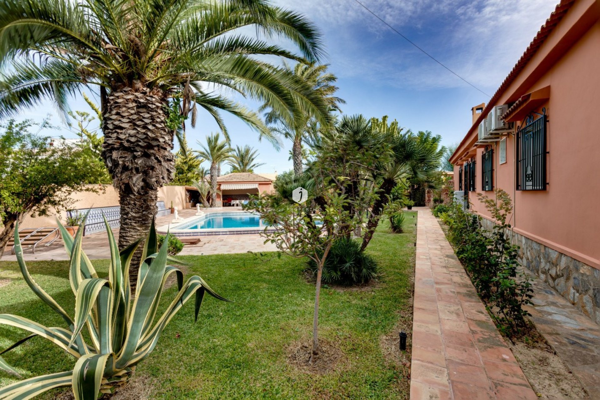 Aus zweiter Hand - Villa -
Torrevieja - San luis