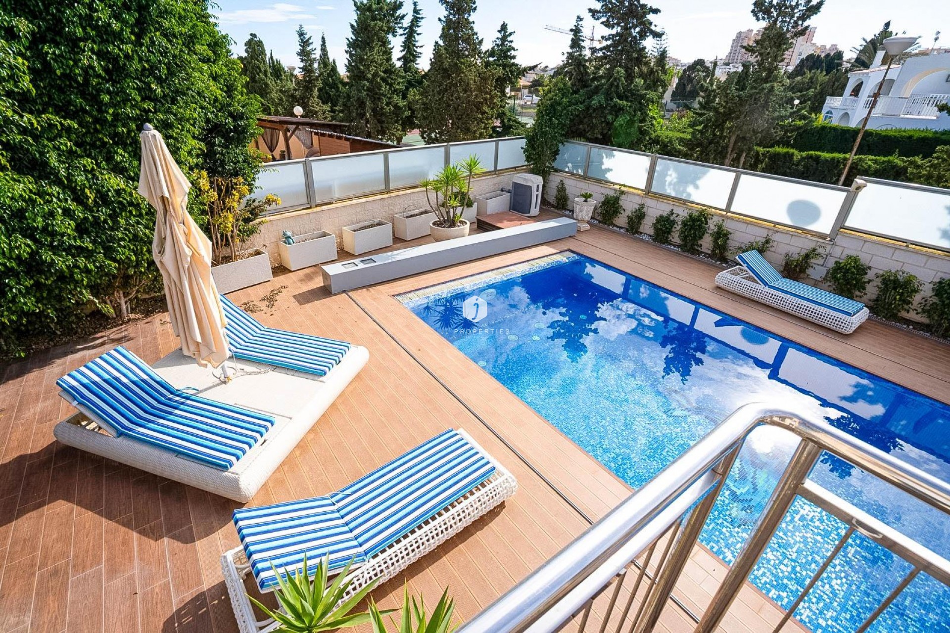 Aus zweiter Hand - Villa -
Torrevieja - Torre la mata