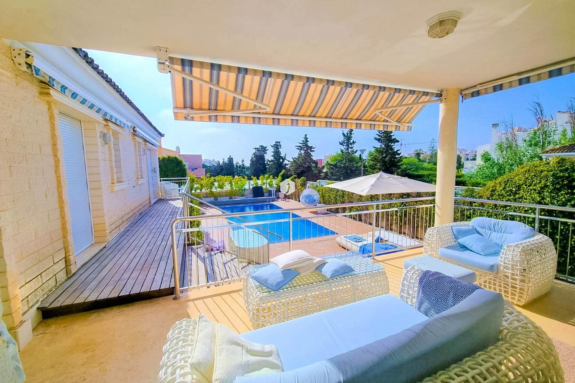 Aus zweiter Hand - Villa -
Torrevieja - Torre la mata