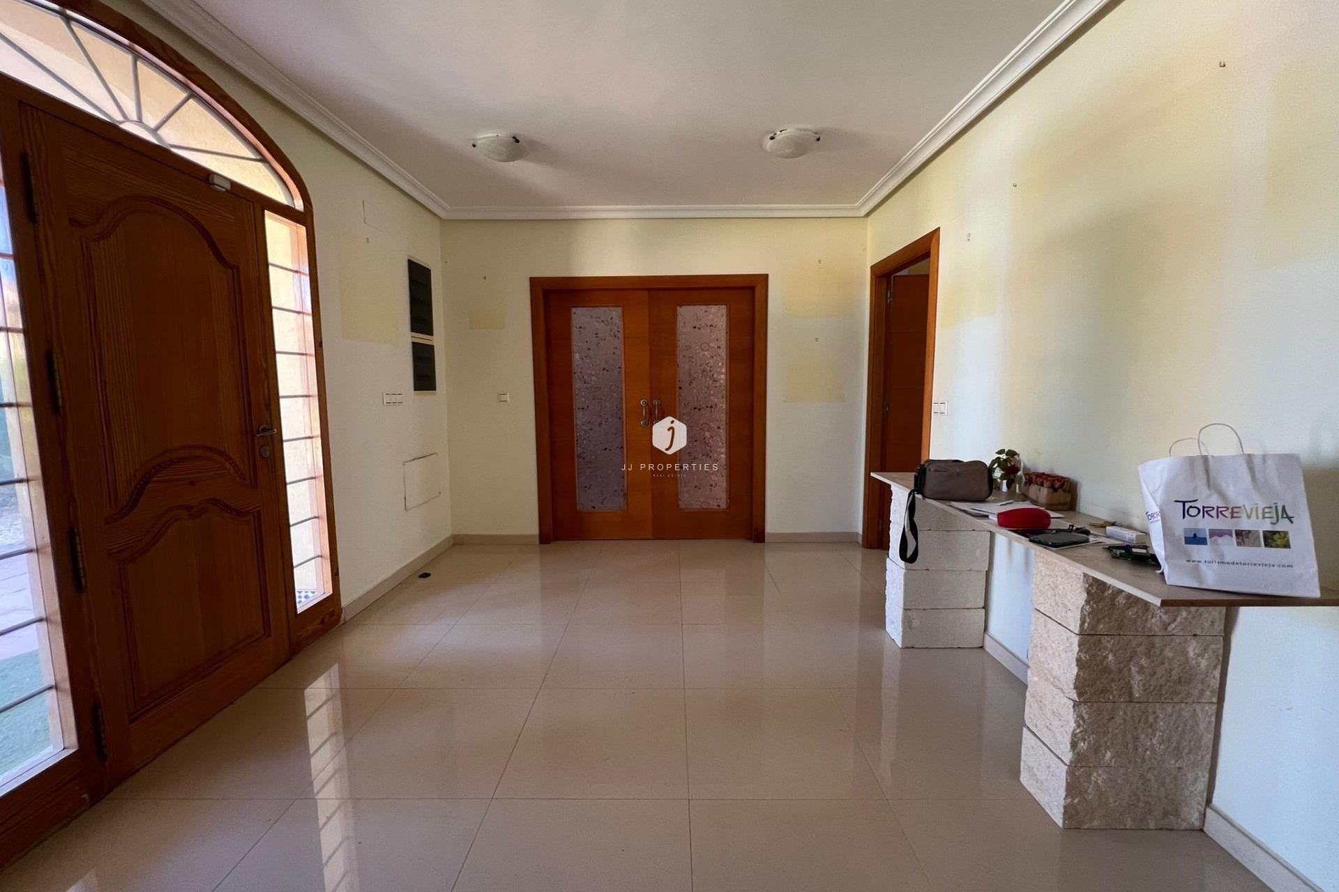 Aus zweiter Hand - Villa -
Torrevieja - Torreta Florida