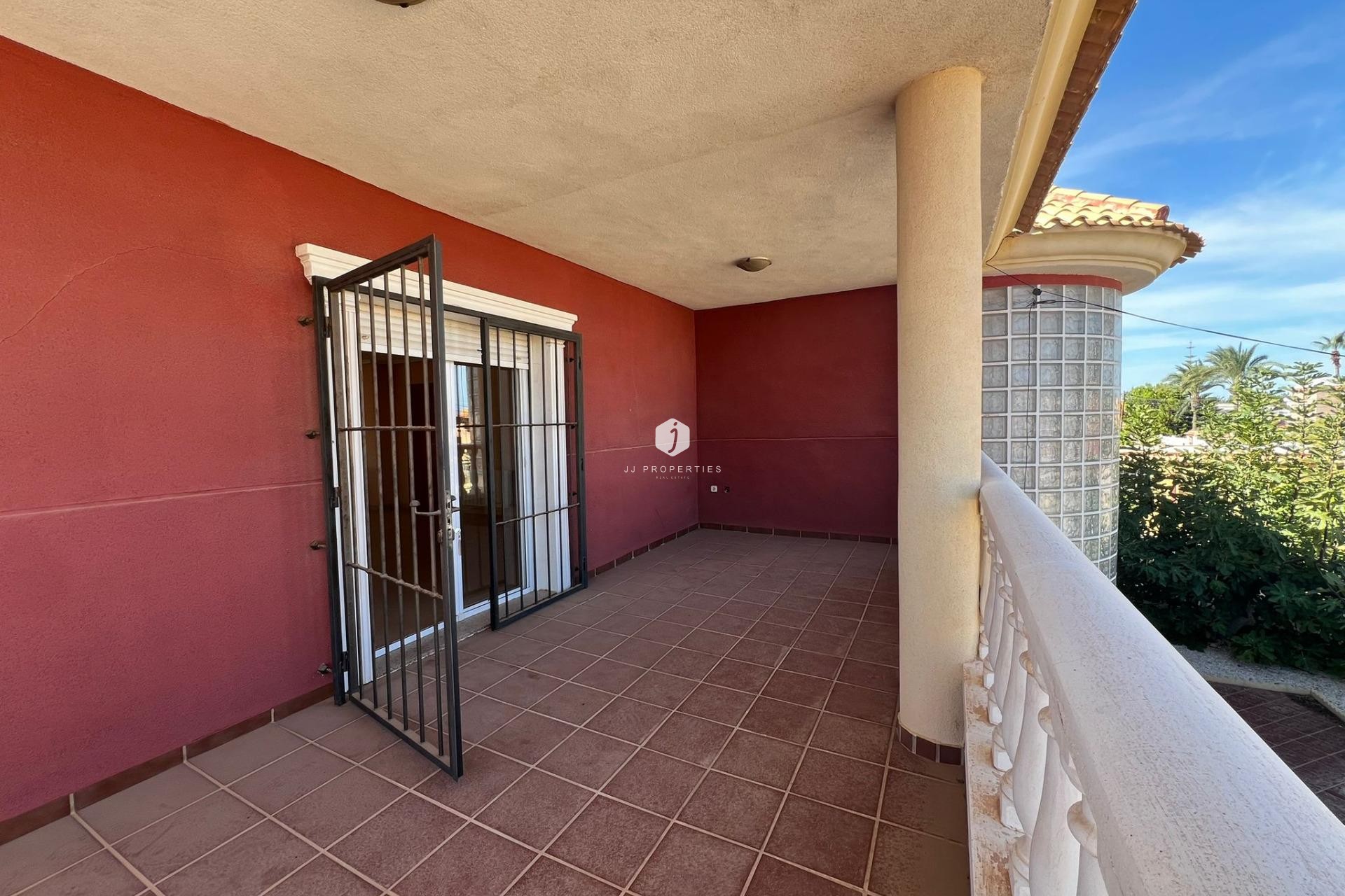 Aus zweiter Hand - Villa -
Torrevieja - Torreta Florida