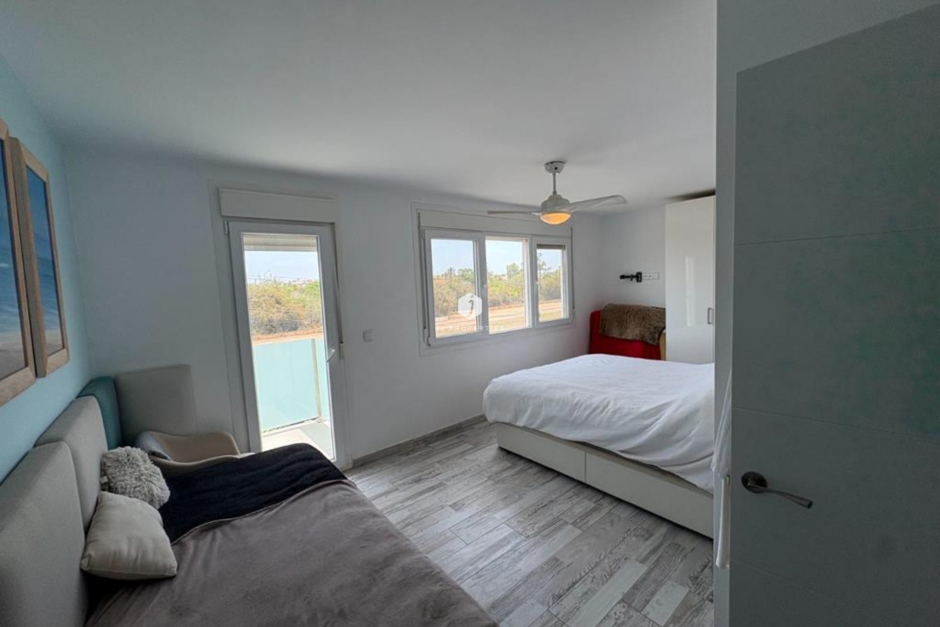 Aus zweiter Hand - Villa -
Torrevieja - Torreta Florida