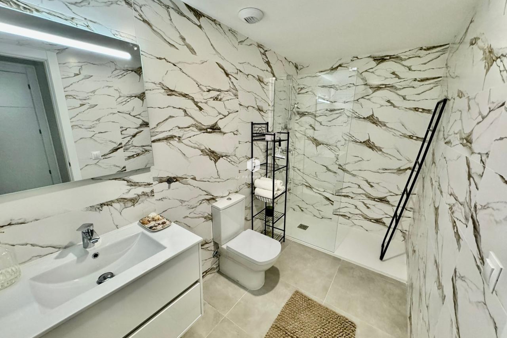 Aus zweiter Hand - Wohnung -
Dehesa de Campoamor - Costa Blanca