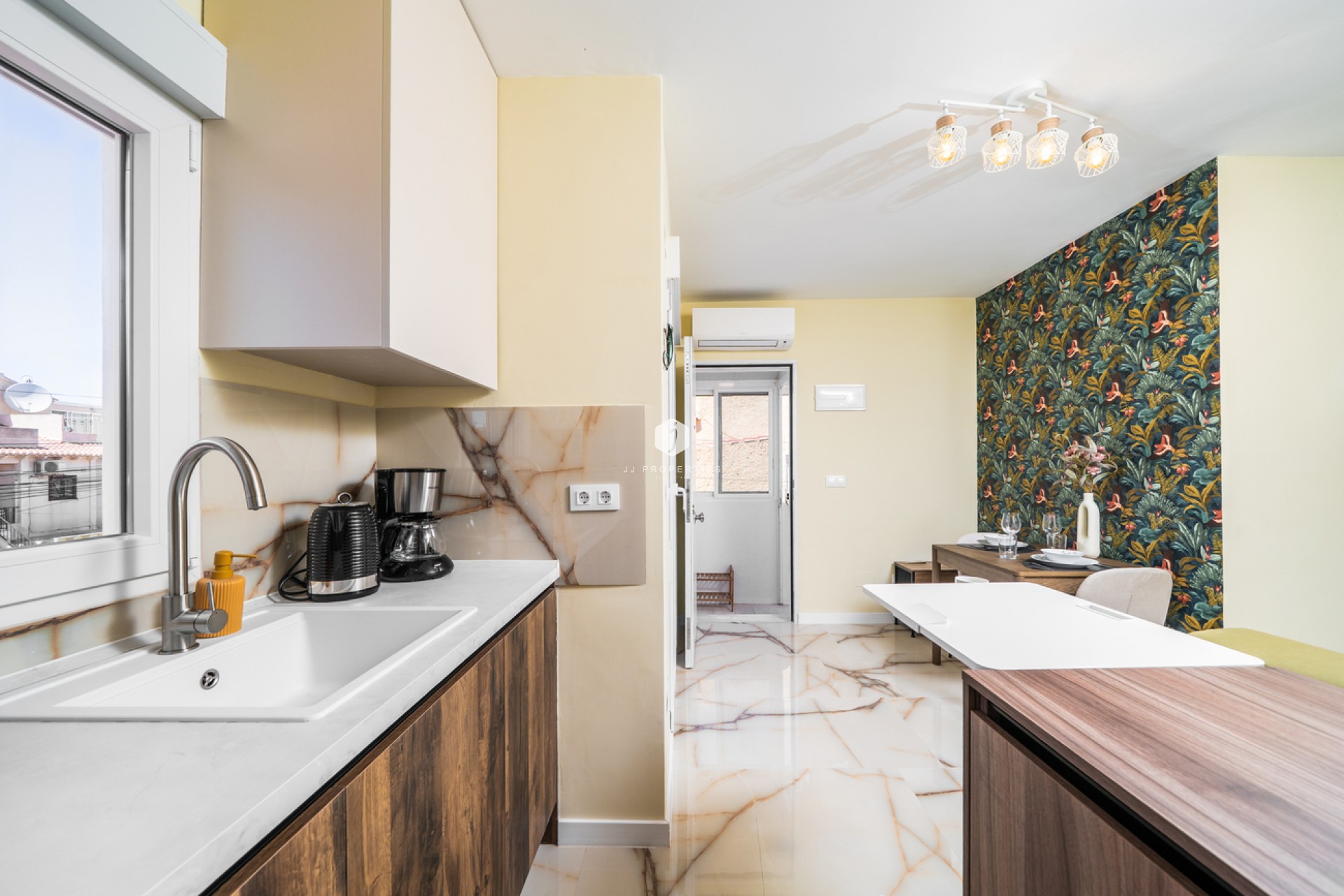 Aus zweiter Hand - Wohnung -
El Chaparral - Costa Blanca