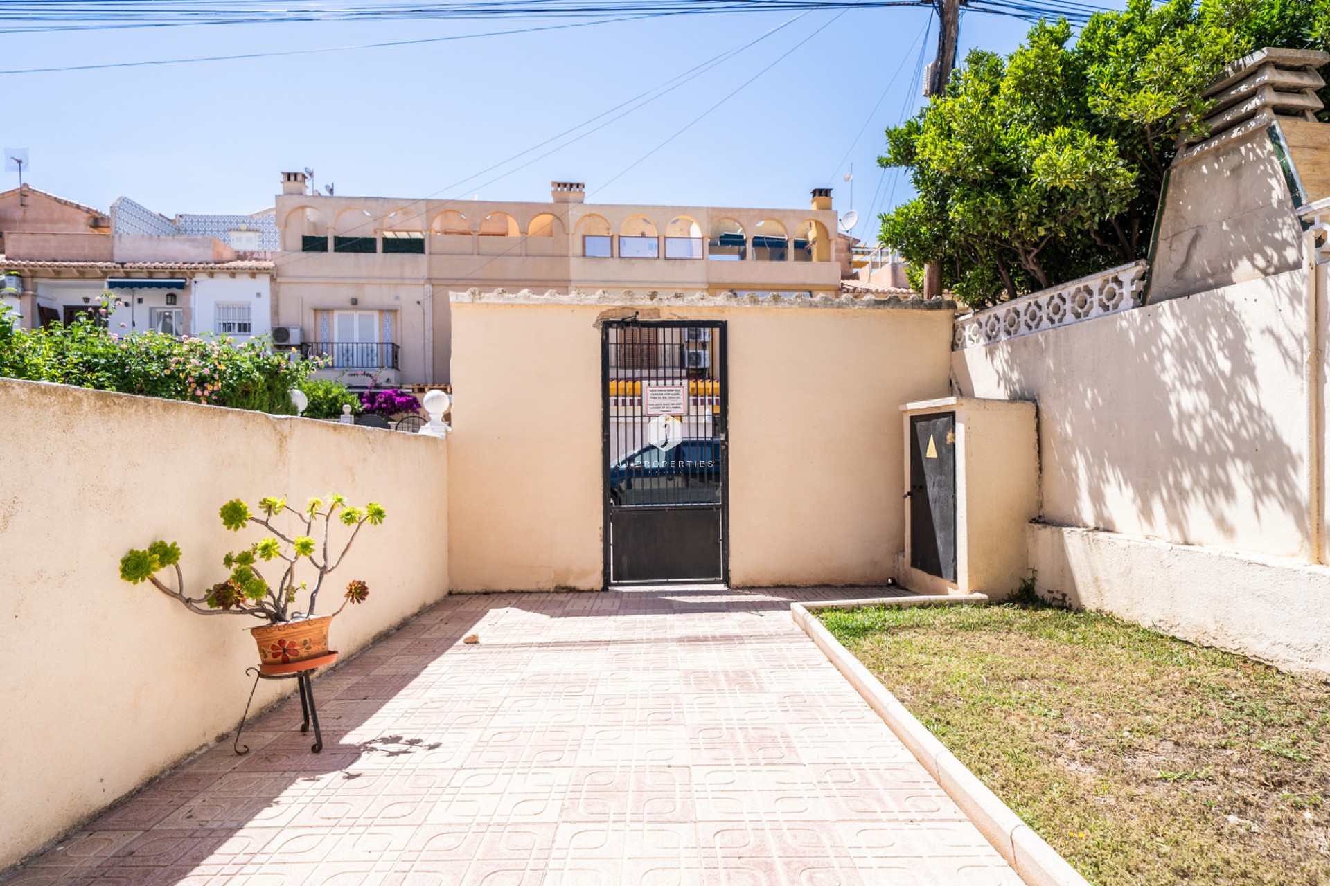 Aus zweiter Hand - Wohnung -
El Chaparral - Costa Blanca