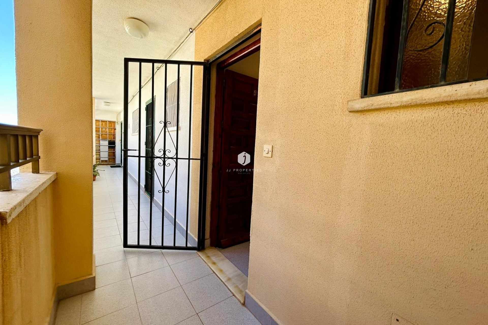 Aus zweiter Hand - Wohnung -
El Chaparral - Inland