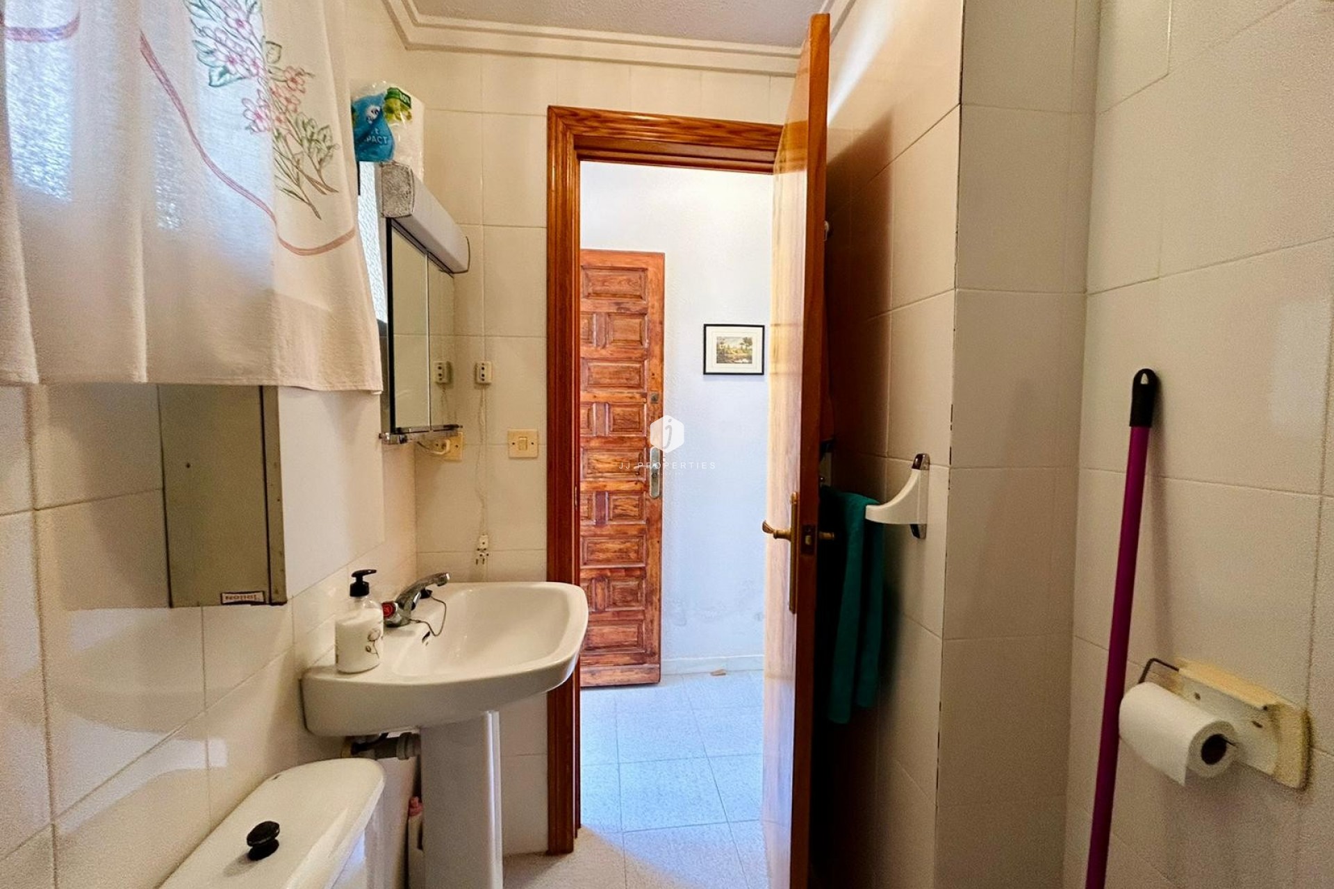 Aus zweiter Hand - Wohnung -
El Chaparral - Inland