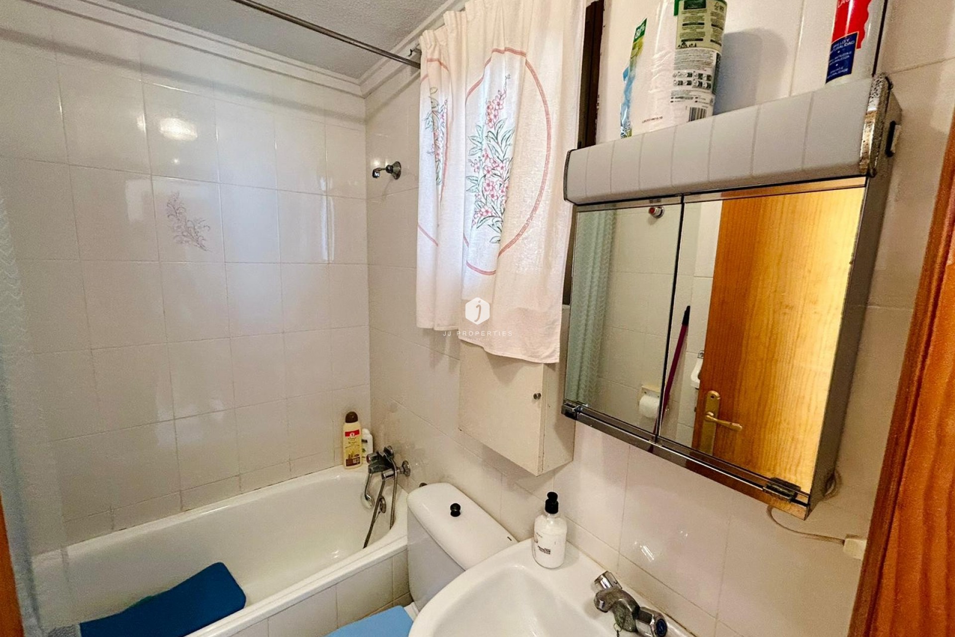 Aus zweiter Hand - Wohnung -
El Chaparral - Inland