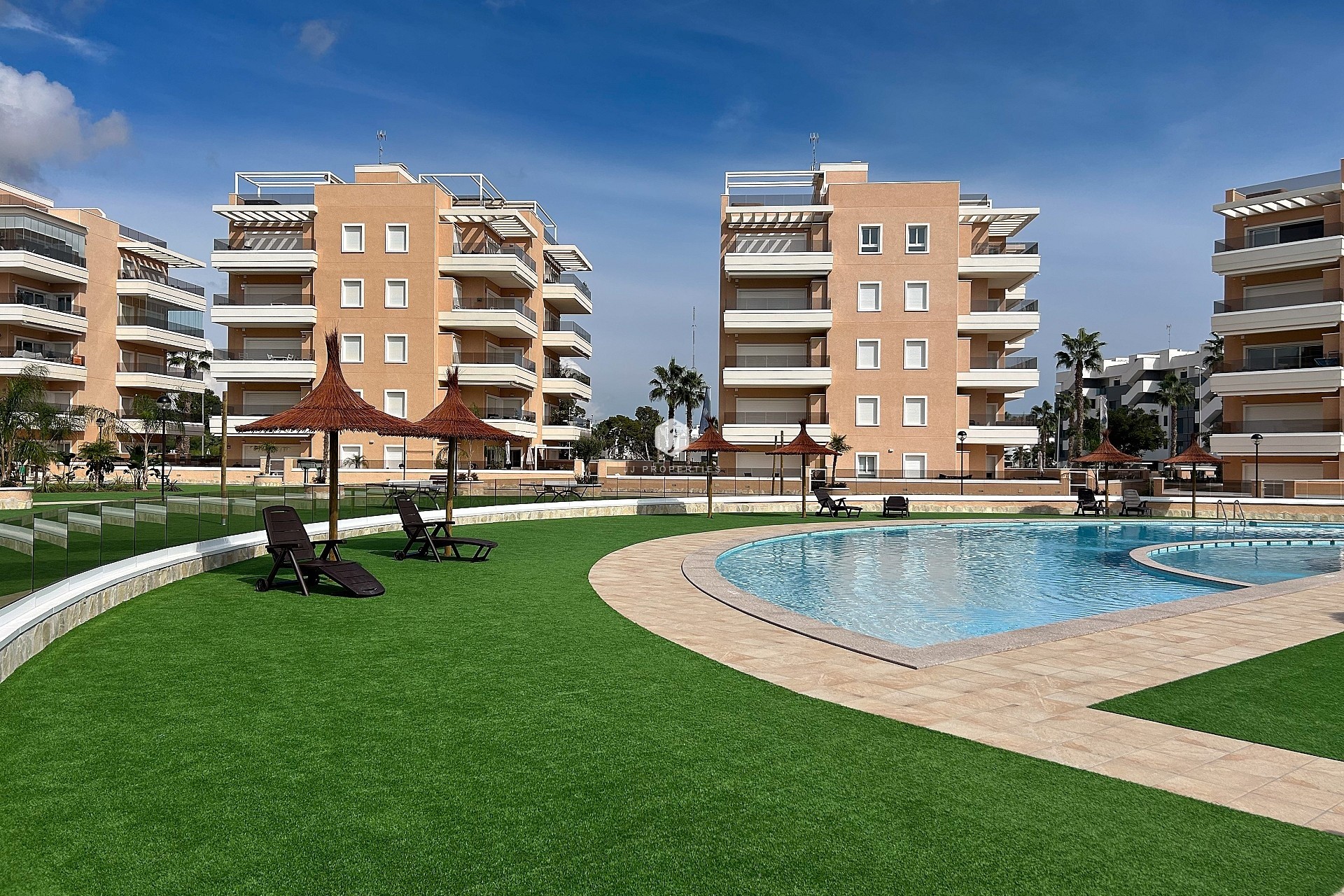 Aus zweiter Hand - Wohnung -
El Raso - Costa Blanca