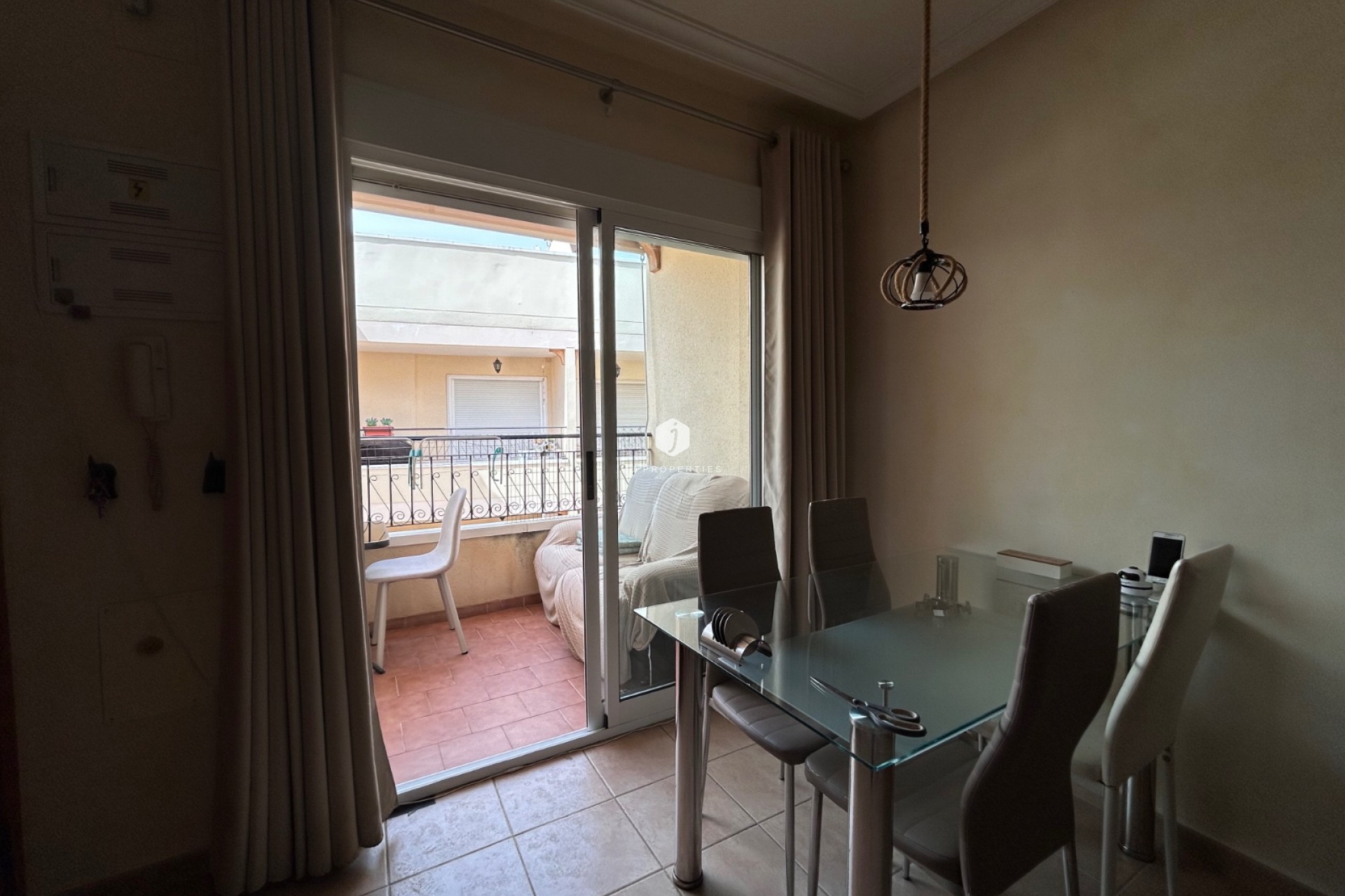 Aus zweiter Hand - Wohnung -
Jacarilla - Inland
