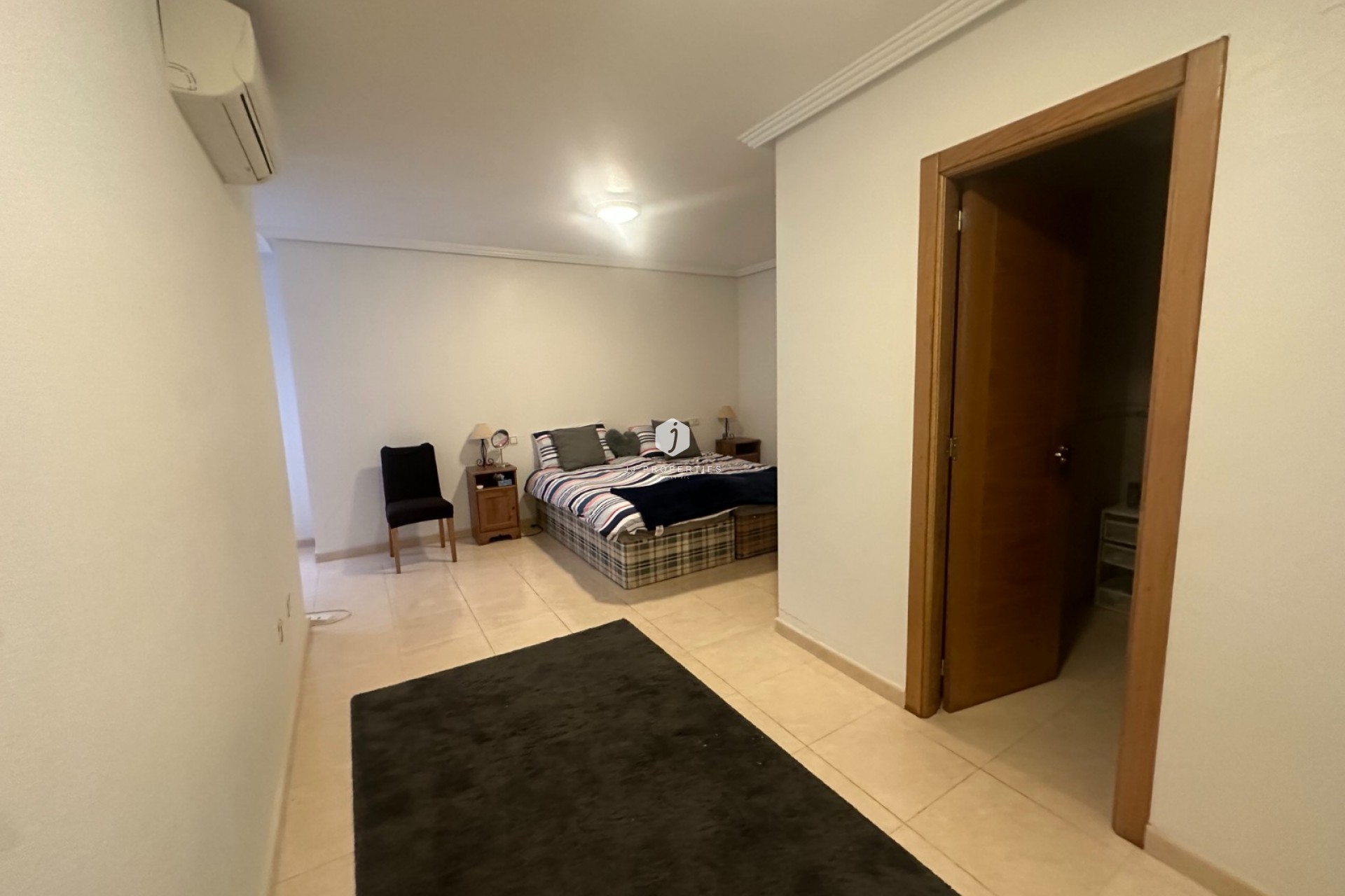 Aus zweiter Hand - Wohnung -
Jacarilla - Inland