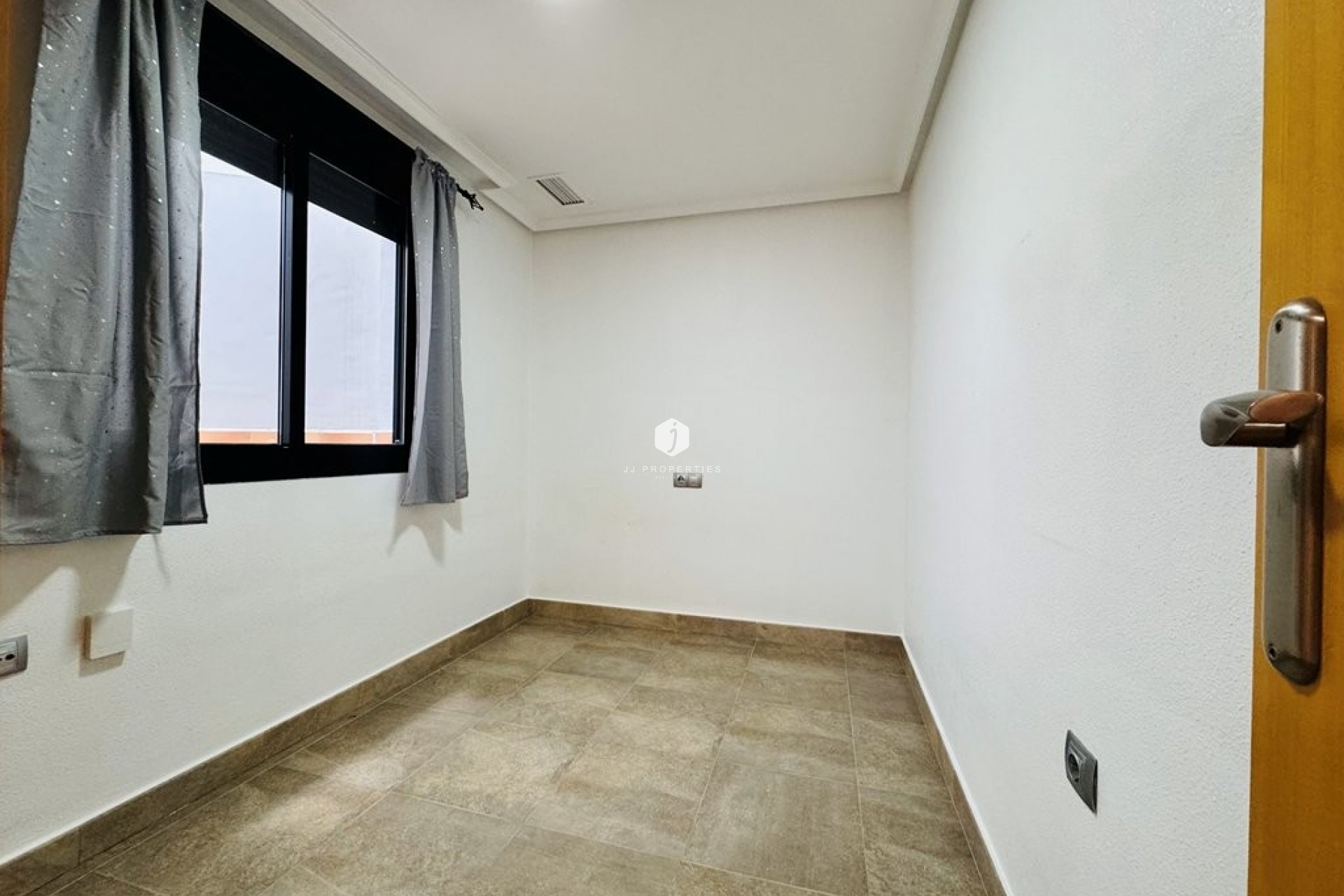 Aus zweiter Hand - Wohnung -
La Mata - Costa Blanca