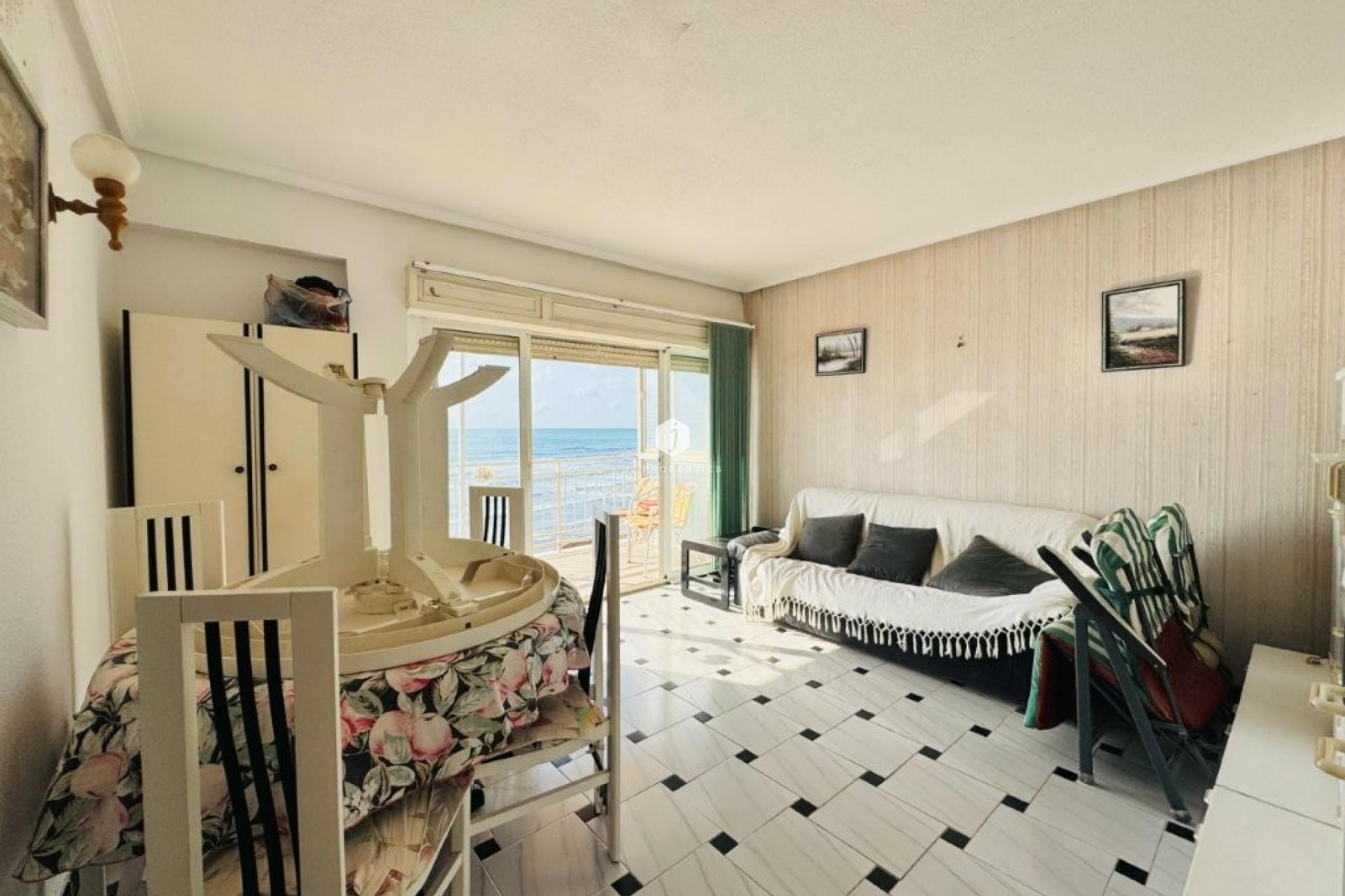 Aus zweiter Hand - Wohnung -
La Mata - Costa Blanca