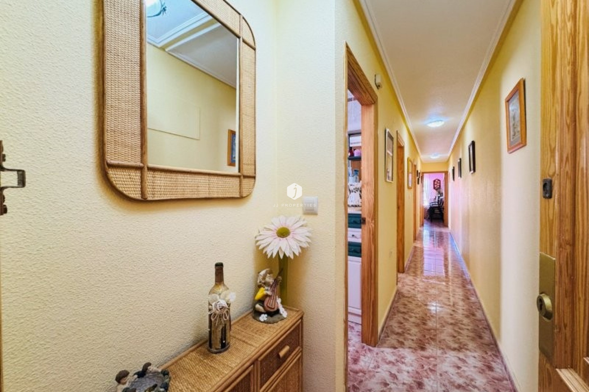 Aus zweiter Hand - Wohnung -
La Mata - Costa Blanca