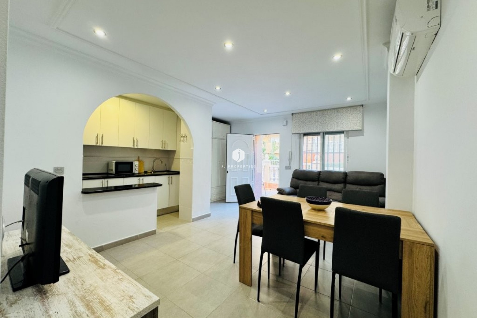 Aus zweiter Hand - Wohnung -
La Mata - Costa Blanca