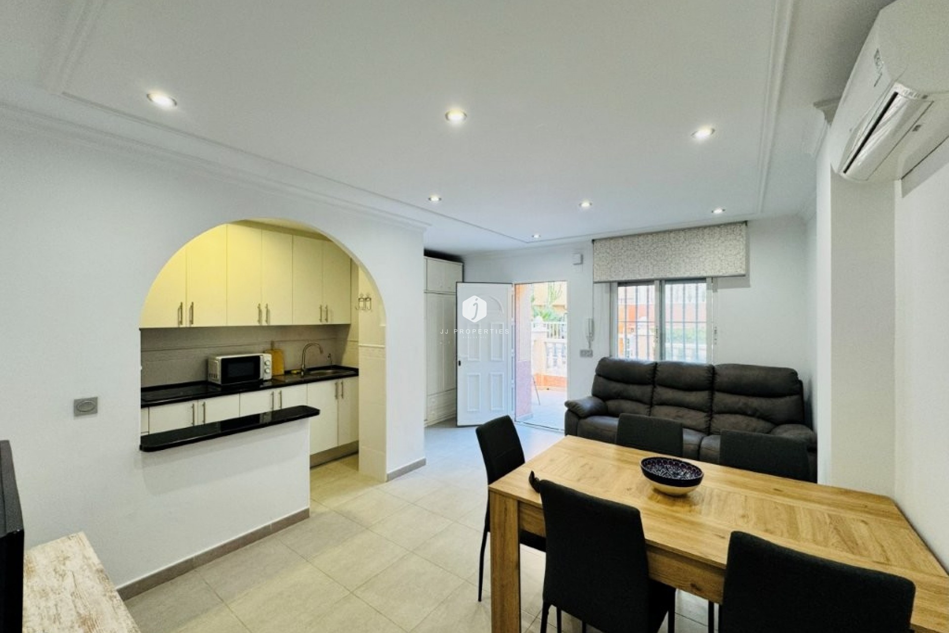 Aus zweiter Hand - Wohnung -
La Mata - Costa Blanca