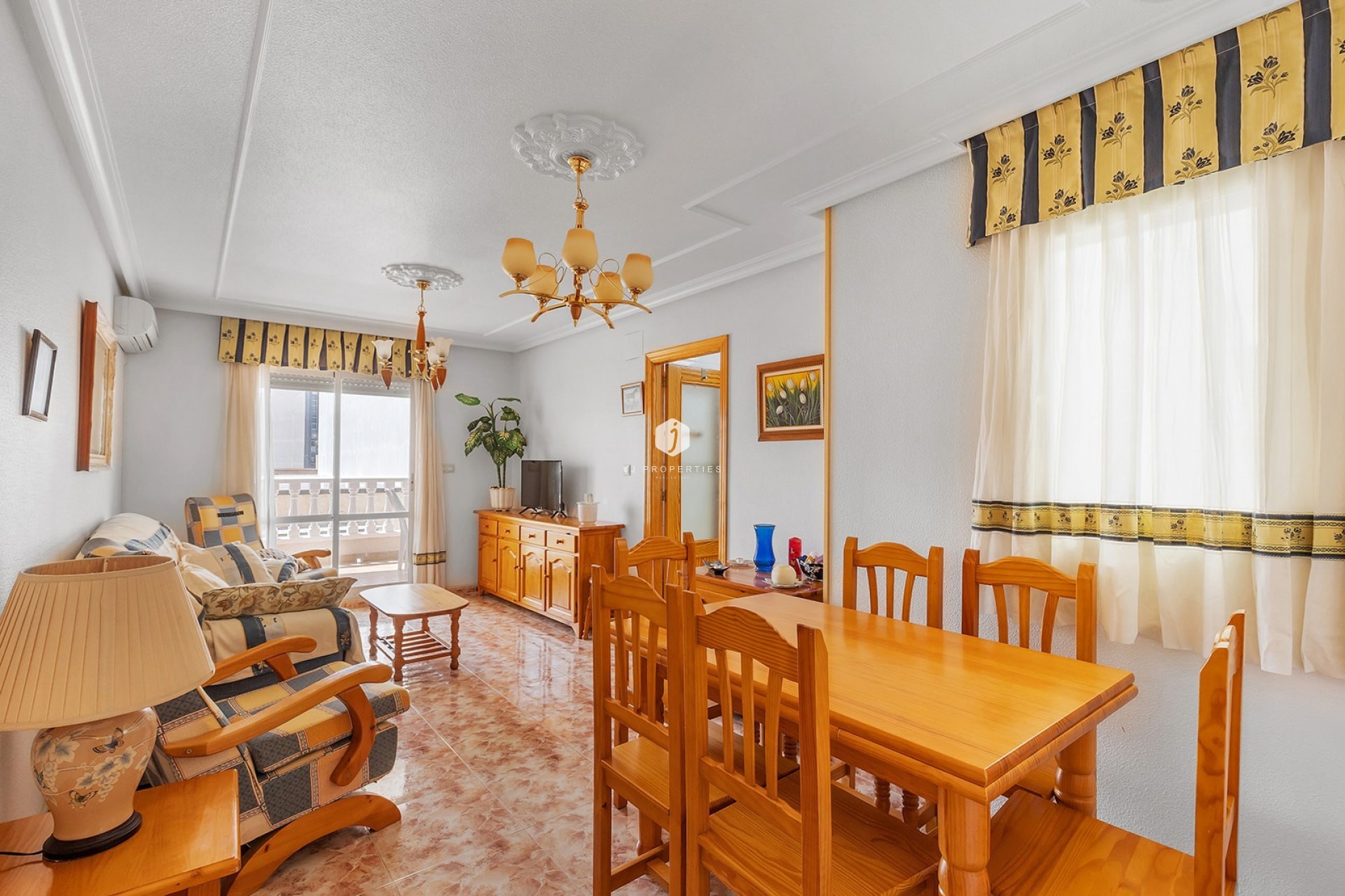 Aus zweiter Hand - Wohnung -
La Mata - Costa Blanca
