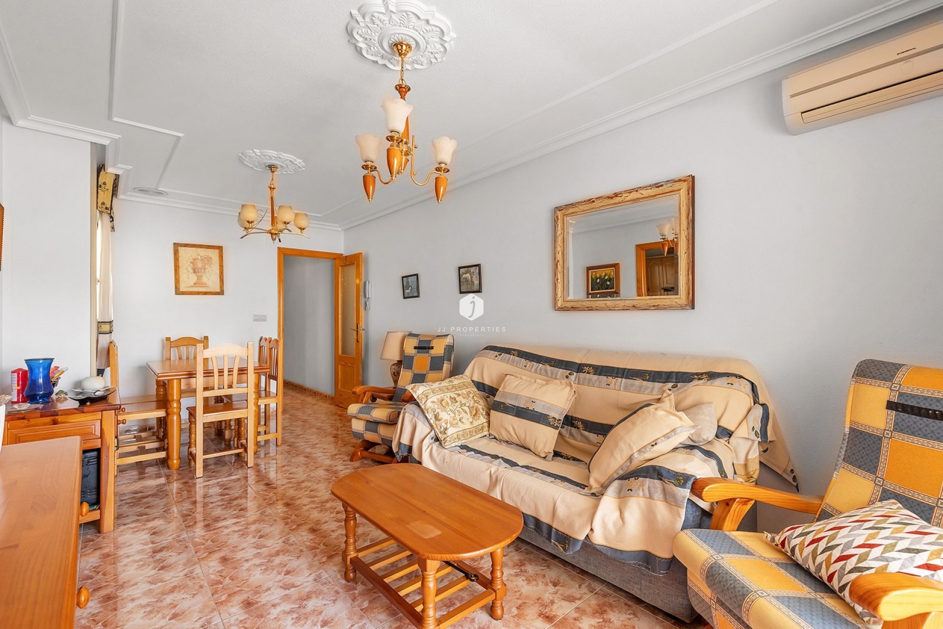 Aus zweiter Hand - Wohnung -
La Mata - Costa Blanca