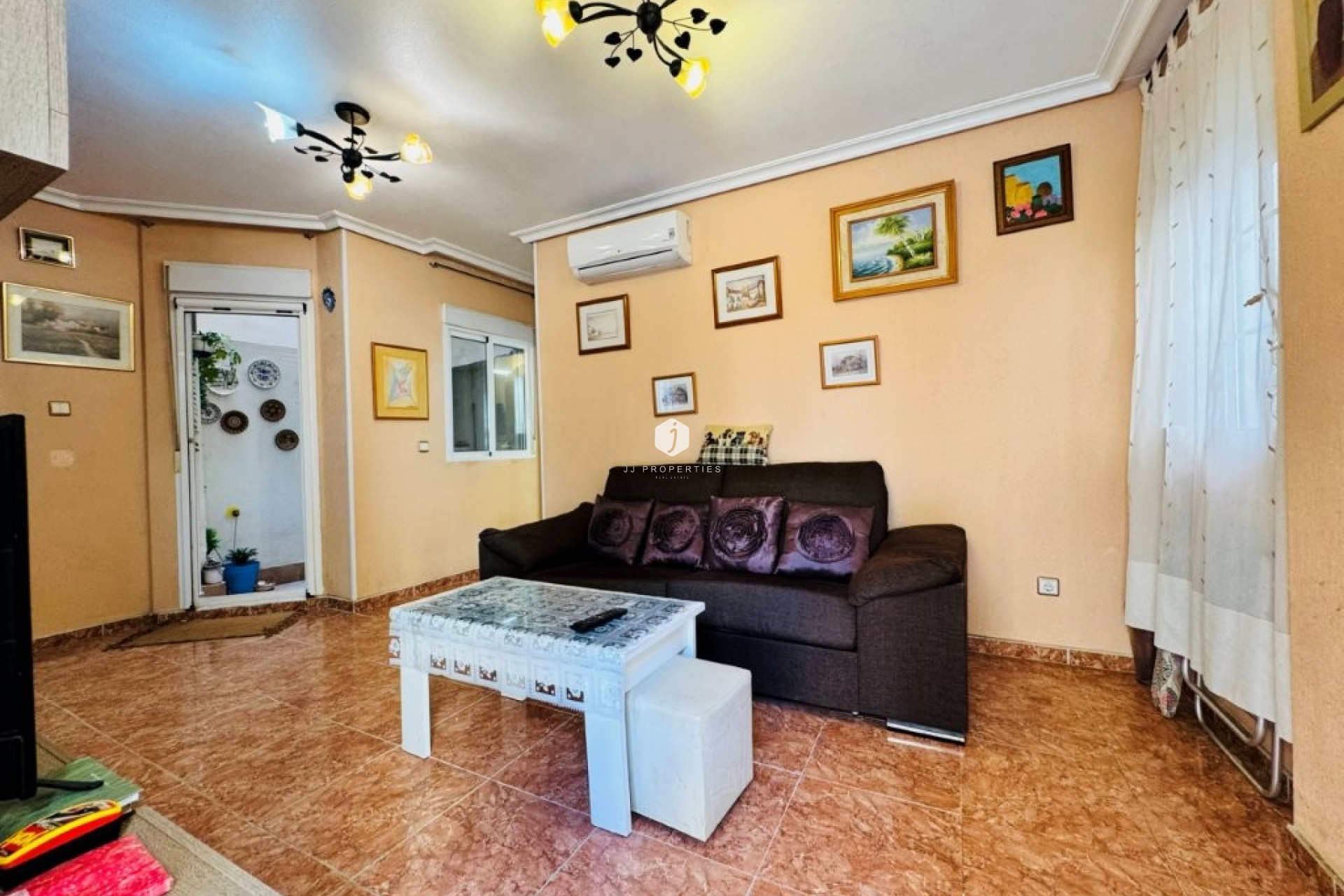 Aus zweiter Hand - Wohnung -
La Mata - Costa Blanca