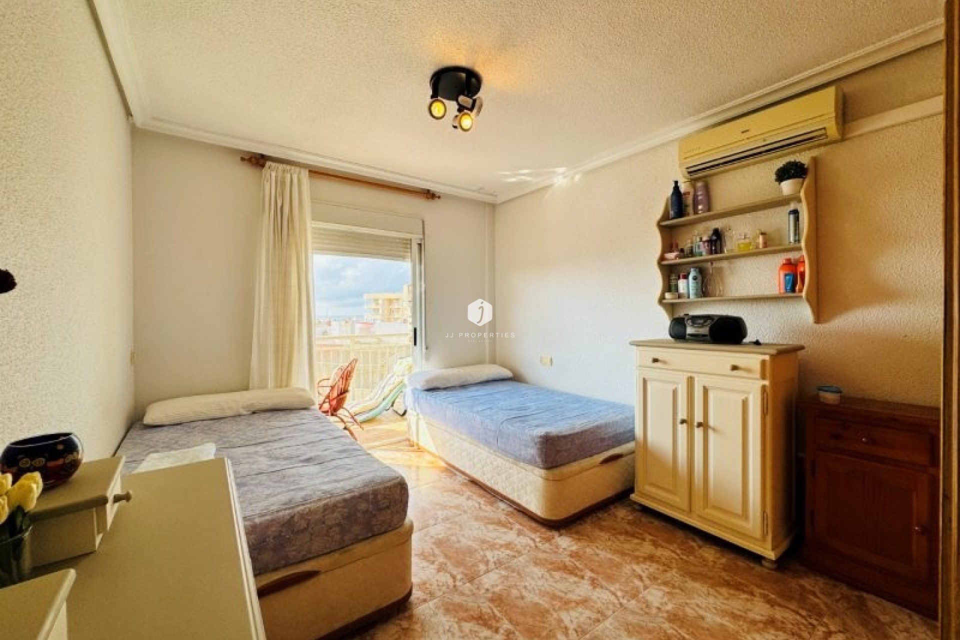 Aus zweiter Hand - Wohnung -
La Mata - Costa Blanca