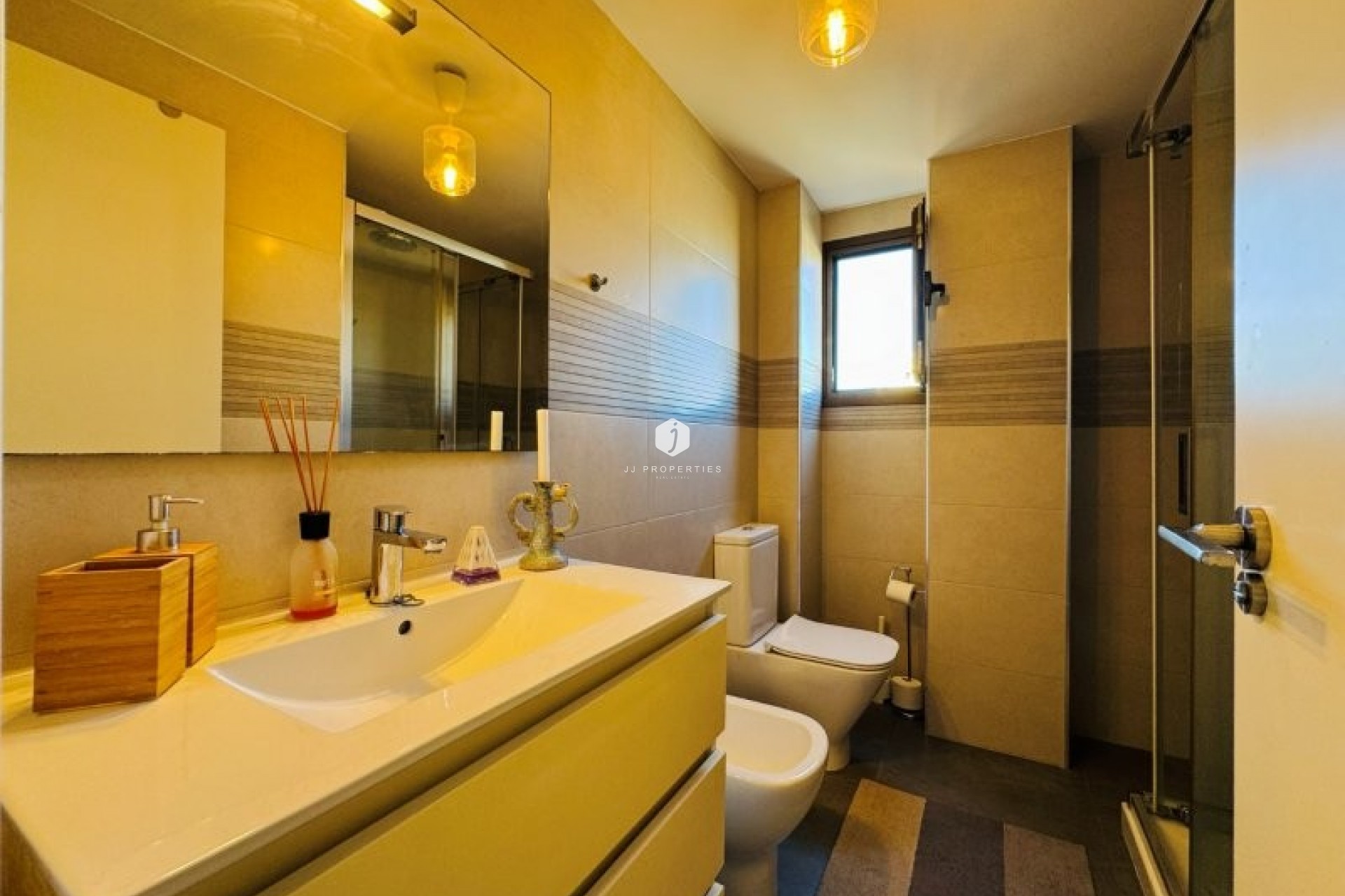 Aus zweiter Hand - Wohnung -
La Mata - Costa Blanca