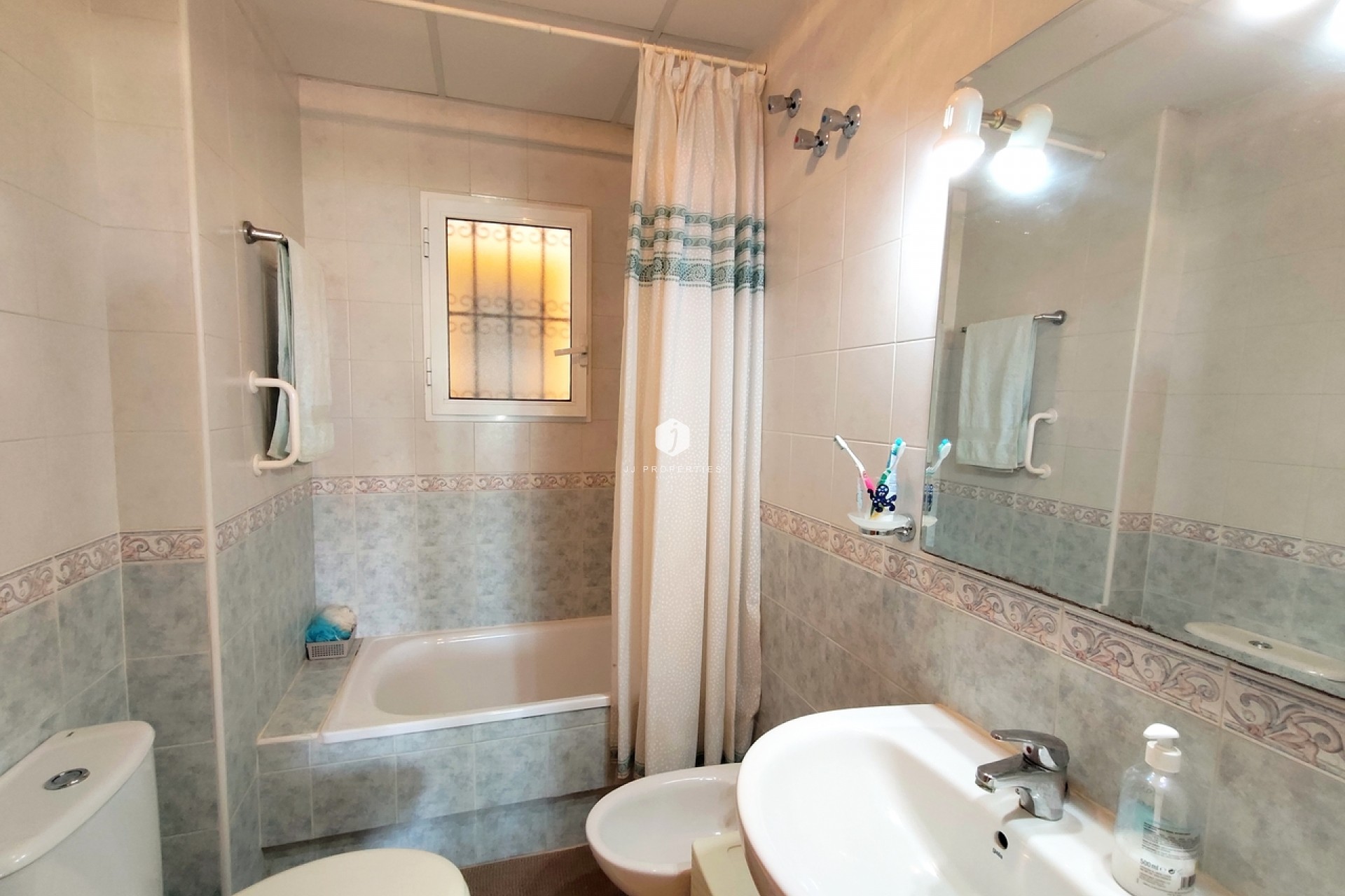 Aus zweiter Hand - Wohnung -
La Zenia - Costa Blanca