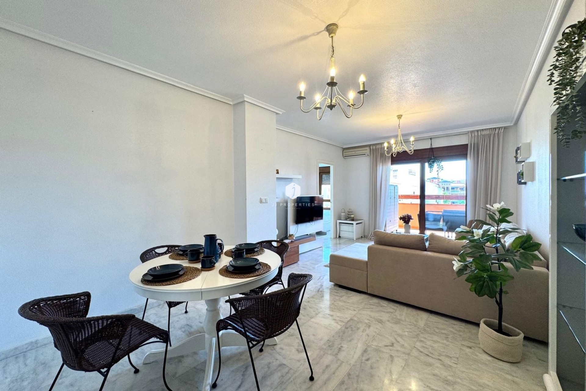 Aus zweiter Hand - Wohnung -
Orihuela Costa - Costa Blanca