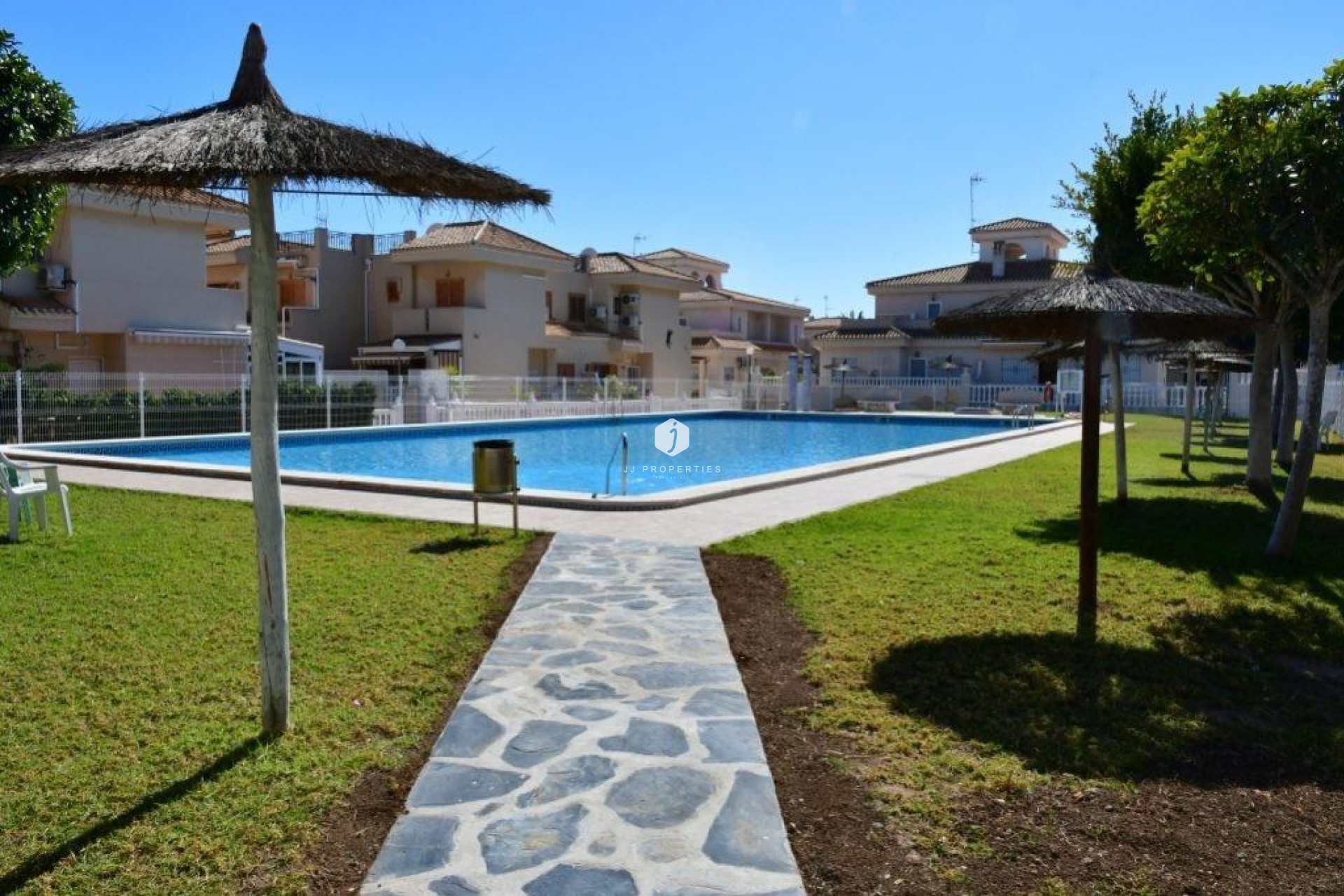 Aus zweiter Hand - Wohnung -
Orihuela Costa - La Zenia