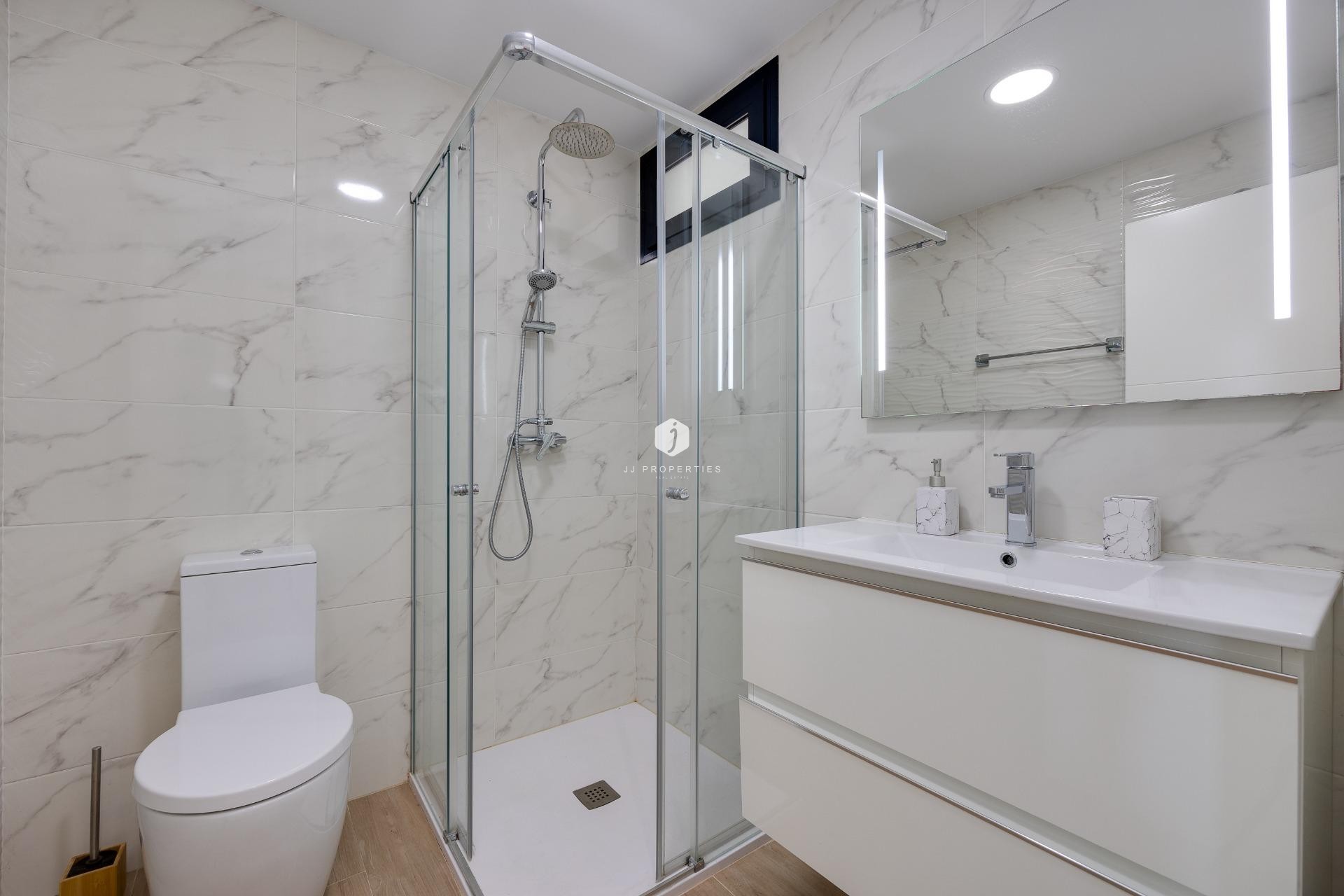 Aus zweiter Hand - Wohnung -
Orihuela Costa - Villamartín-las Filipinas