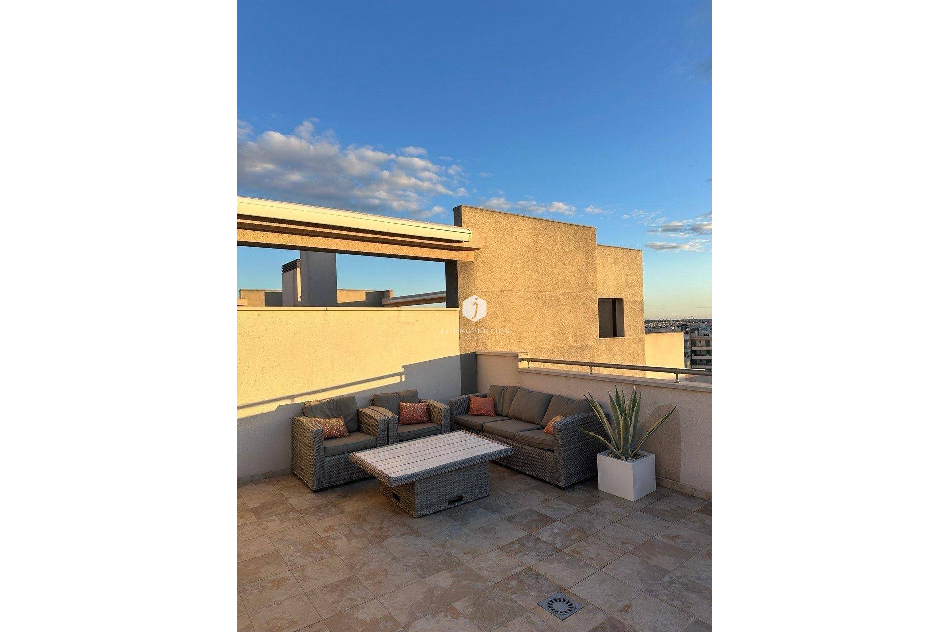 Aus zweiter Hand - Wohnung -
Orihuela Costa - Villamartín