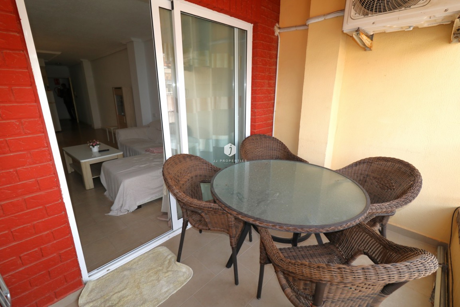 Aus zweiter Hand - Wohnung -
Playa del Cura - Costa Blanca