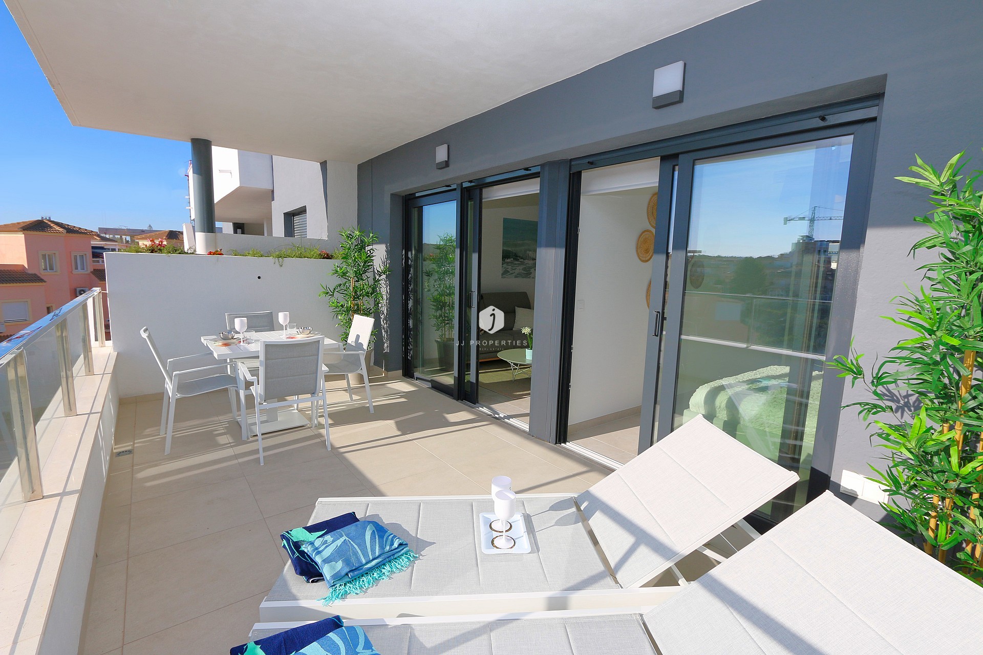 Aus zweiter Hand - Wohnung -
Playa Flamenca - Costa Blanca