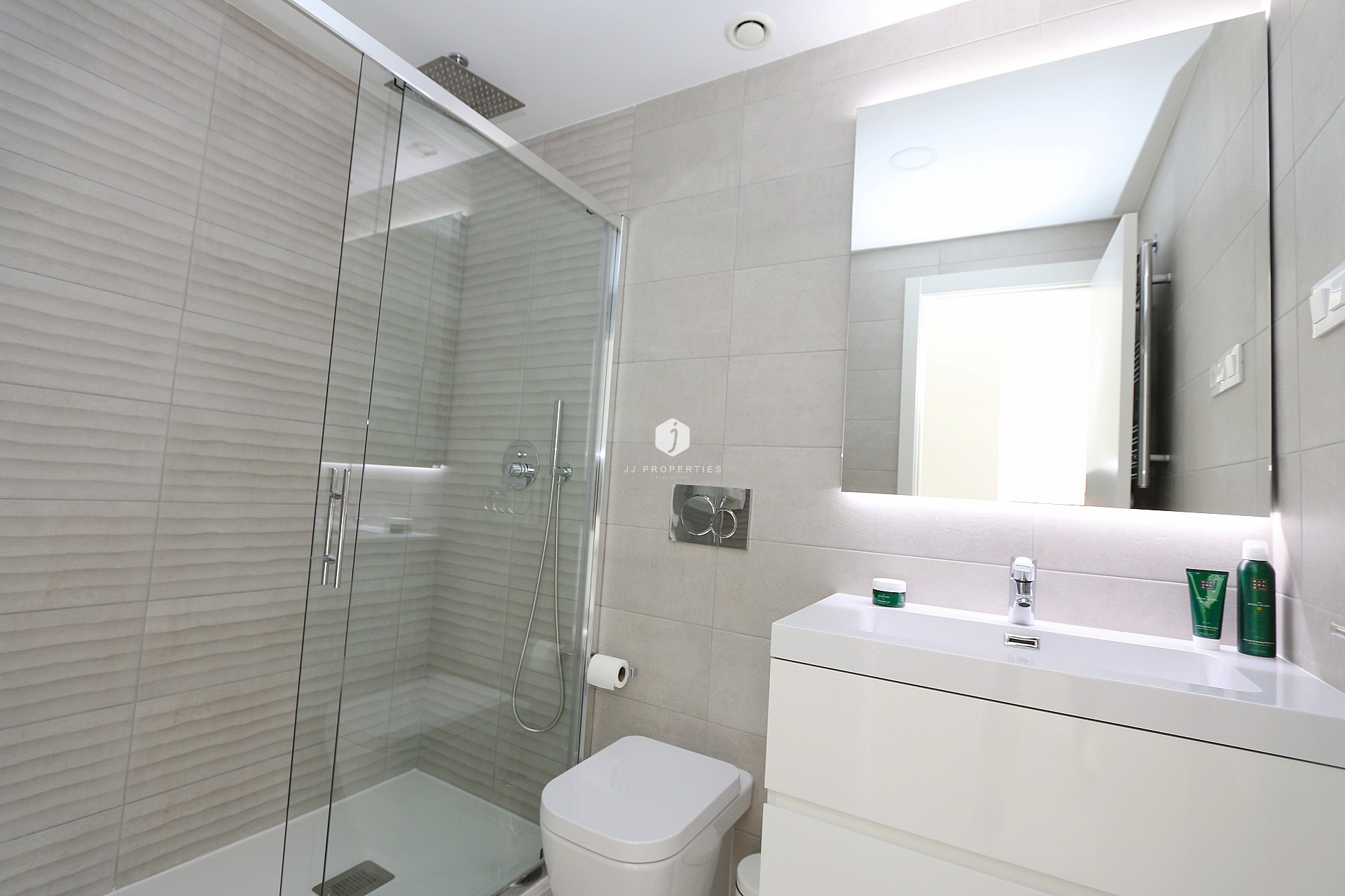 Aus zweiter Hand - Wohnung -
Playa Flamenca - Costa Blanca