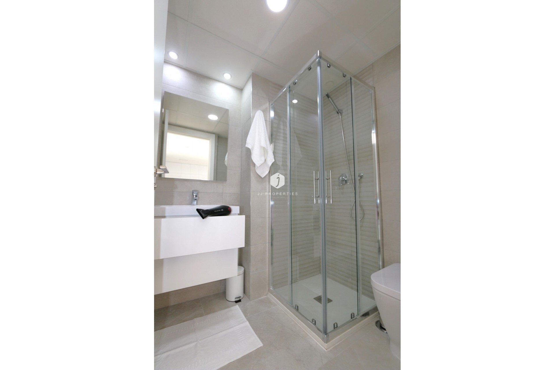 Aus zweiter Hand - Wohnung -
Playa Flamenca - Costa Blanca