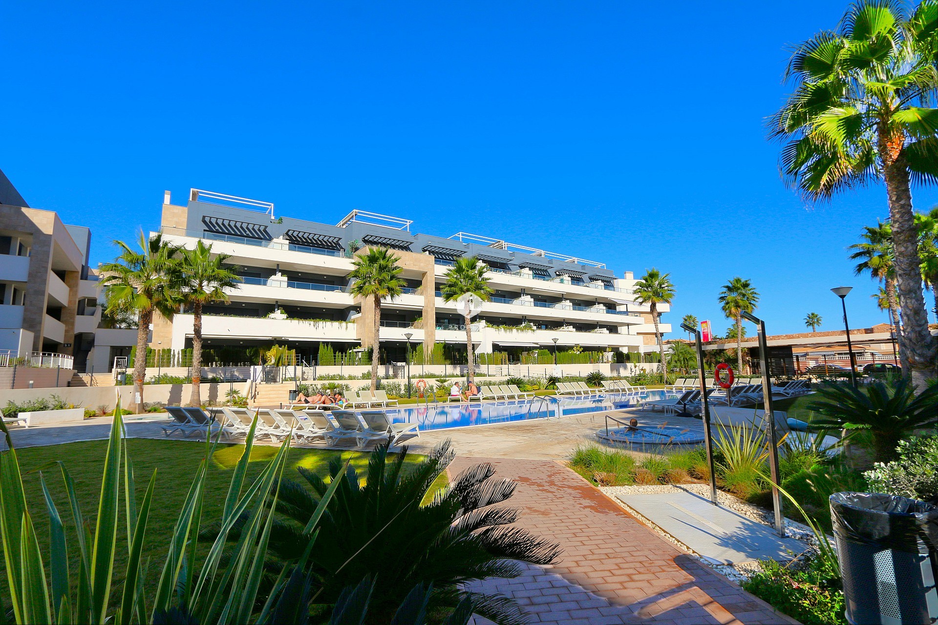 Aus zweiter Hand - Wohnung -
Playa Flamenca - Costa Blanca
