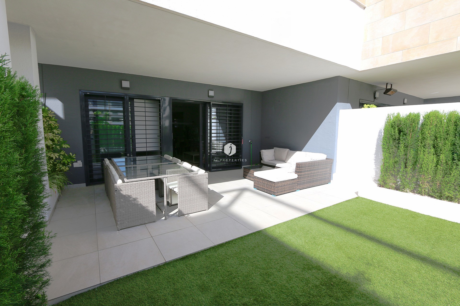 Aus zweiter Hand - Wohnung -
Playa Flamenca - Costa Blanca