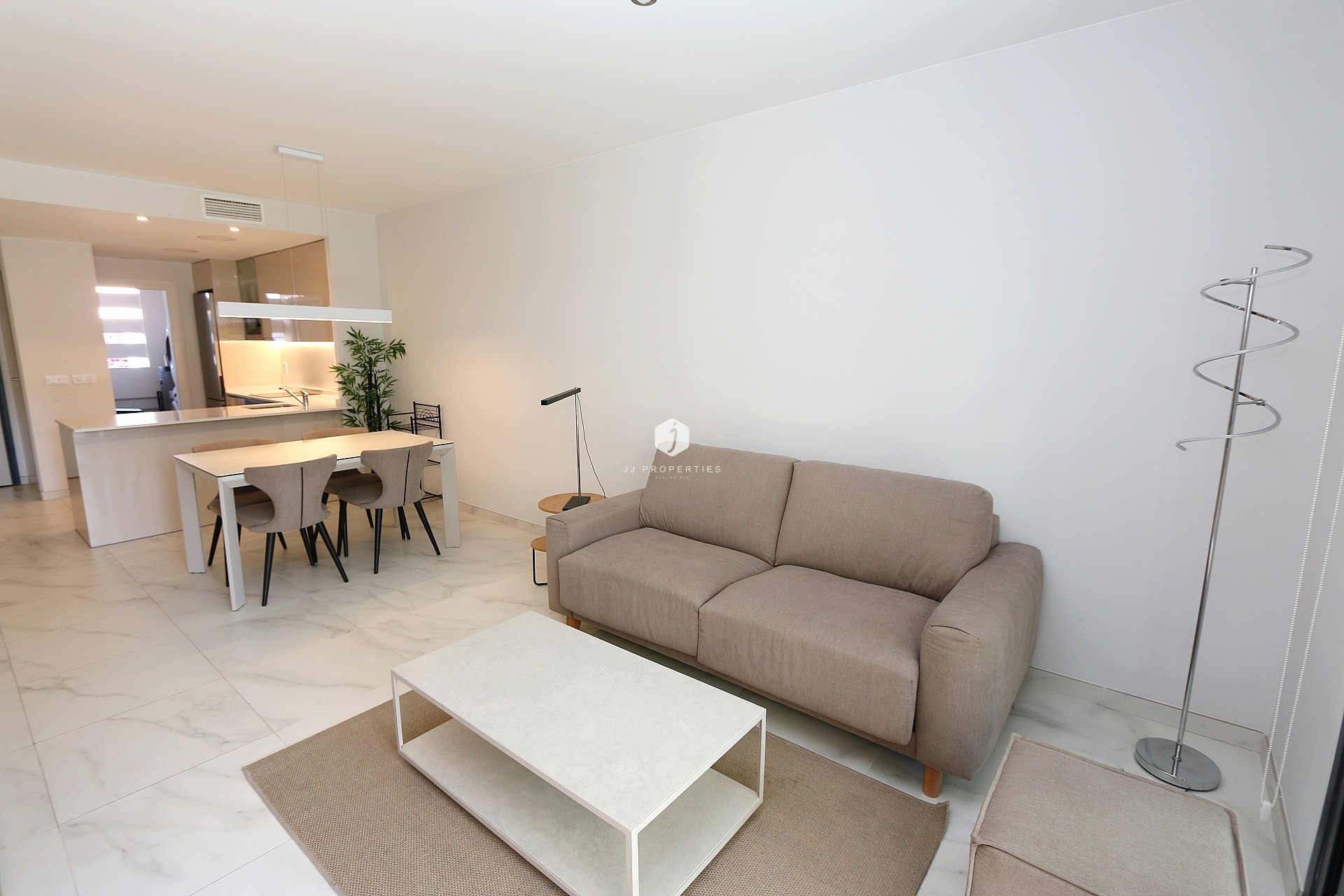 Aus zweiter Hand - Wohnung -
Playa Flamenca - Costa Blanca