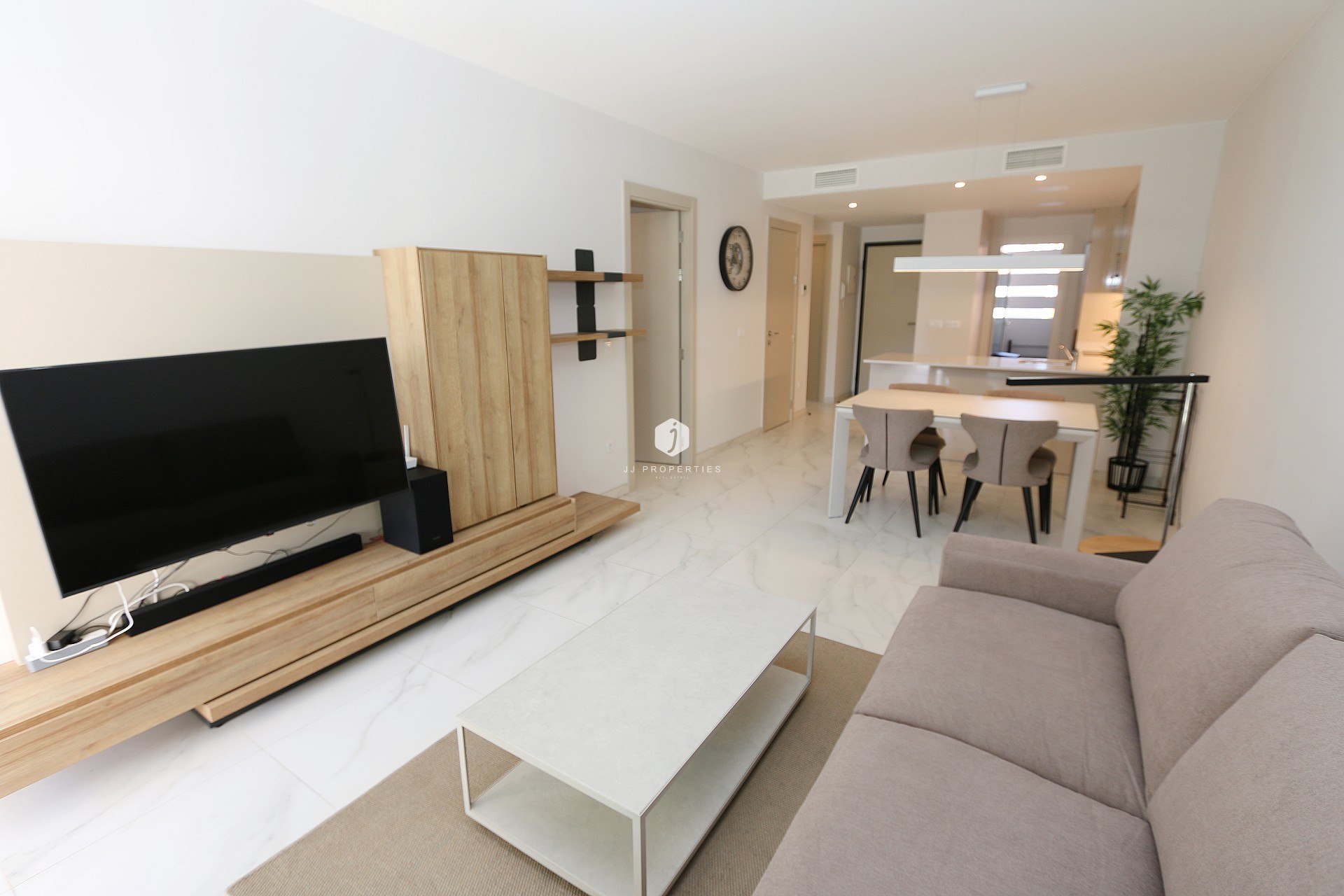 Aus zweiter Hand - Wohnung -
Playa Flamenca - Costa Blanca