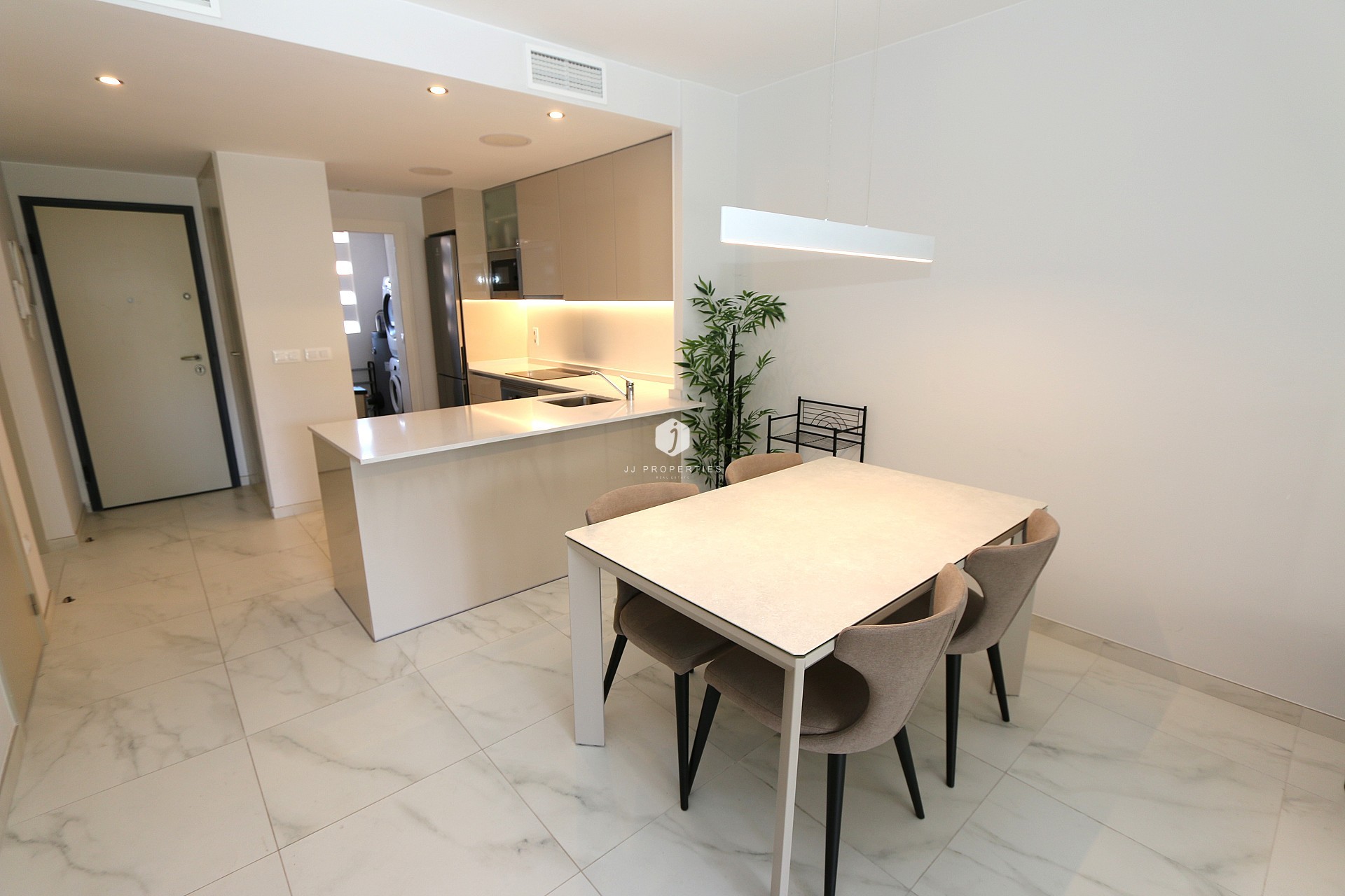 Aus zweiter Hand - Wohnung -
Playa Flamenca - Costa Blanca
