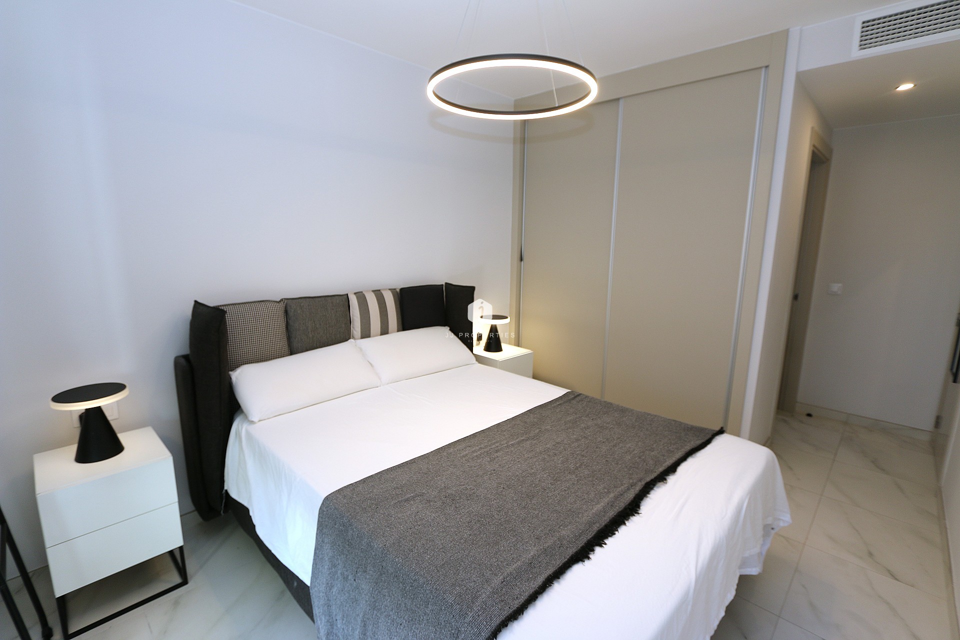 Aus zweiter Hand - Wohnung -
Playa Flamenca - Costa Blanca