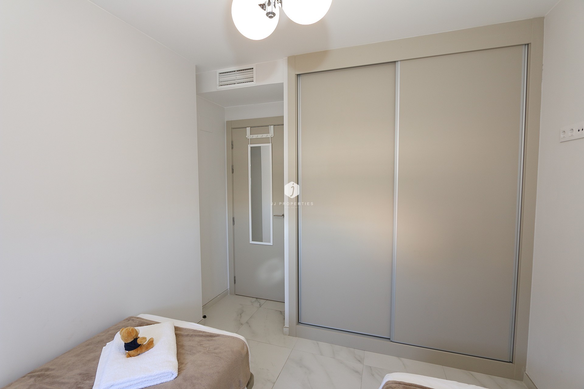 Aus zweiter Hand - Wohnung -
Playa Flamenca - Costa Blanca