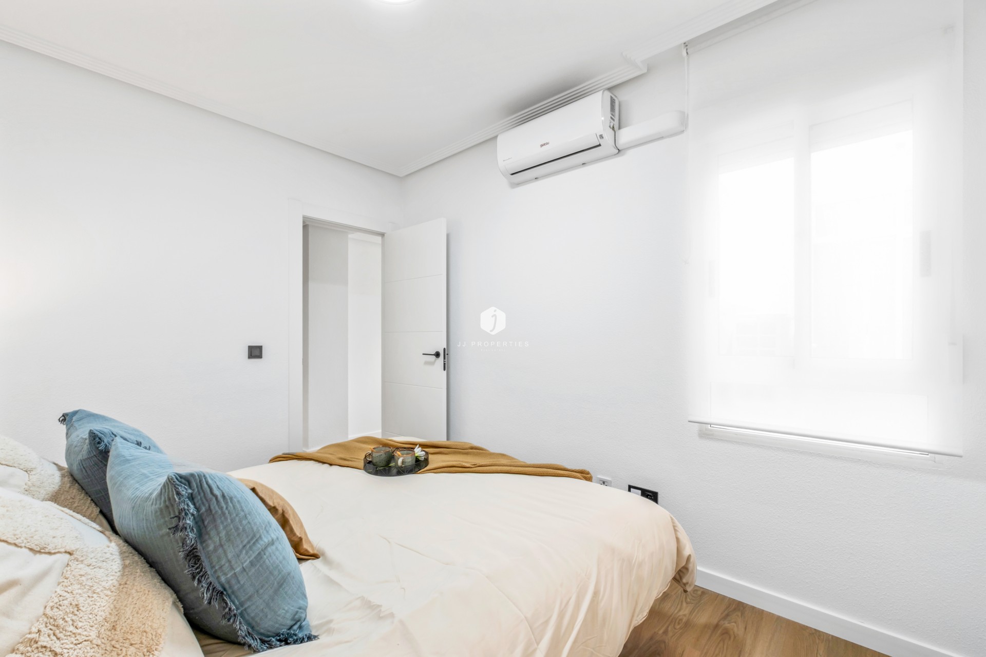 Aus zweiter Hand - Wohnung -
Playa Flamenca - Costa Blanca