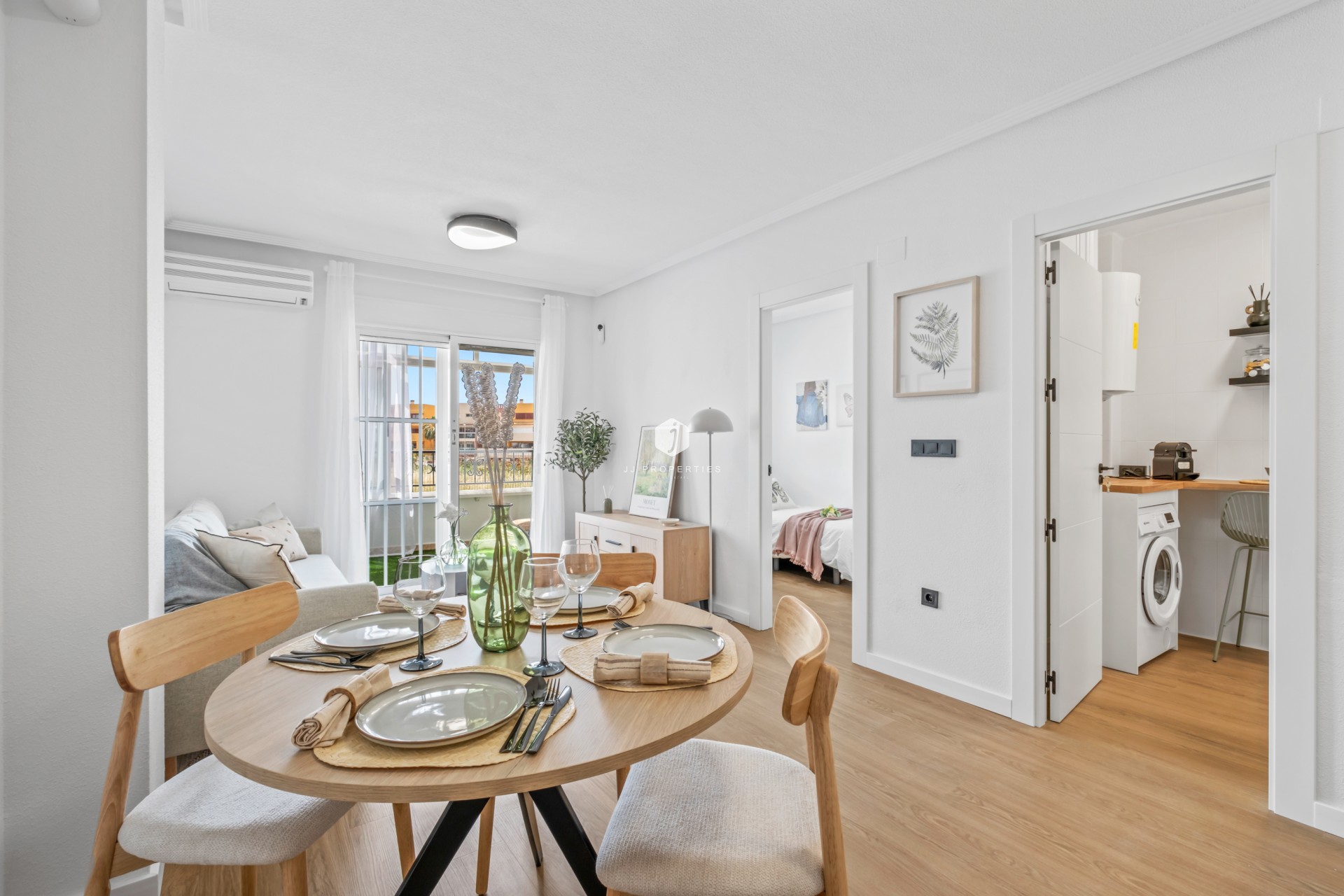 Aus zweiter Hand - Wohnung -
Playa Flamenca - Costa Blanca